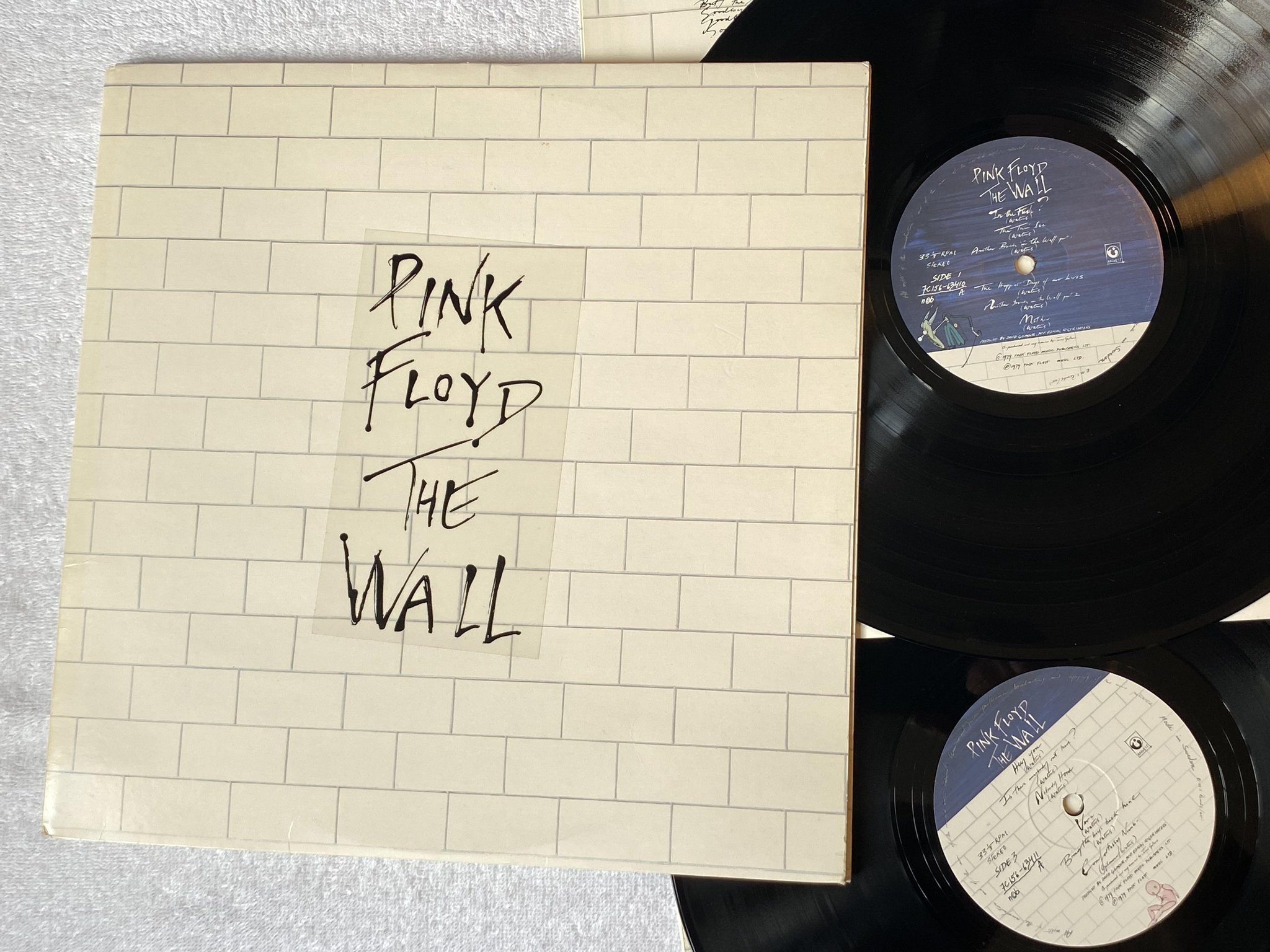 Omslagsbild för skivan PINK FLOYD the wall 2xLP -79 ncb HARVEST 7C 156-63411