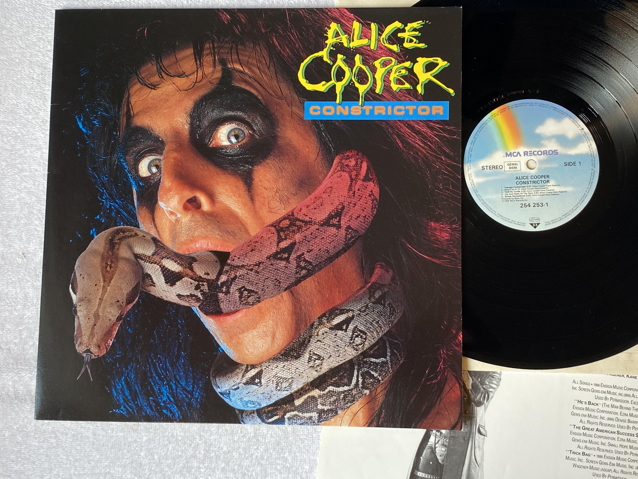 Omslagsbild för skivan ALICE COOPER constrictor LP -86 Ger MCA 254253-1