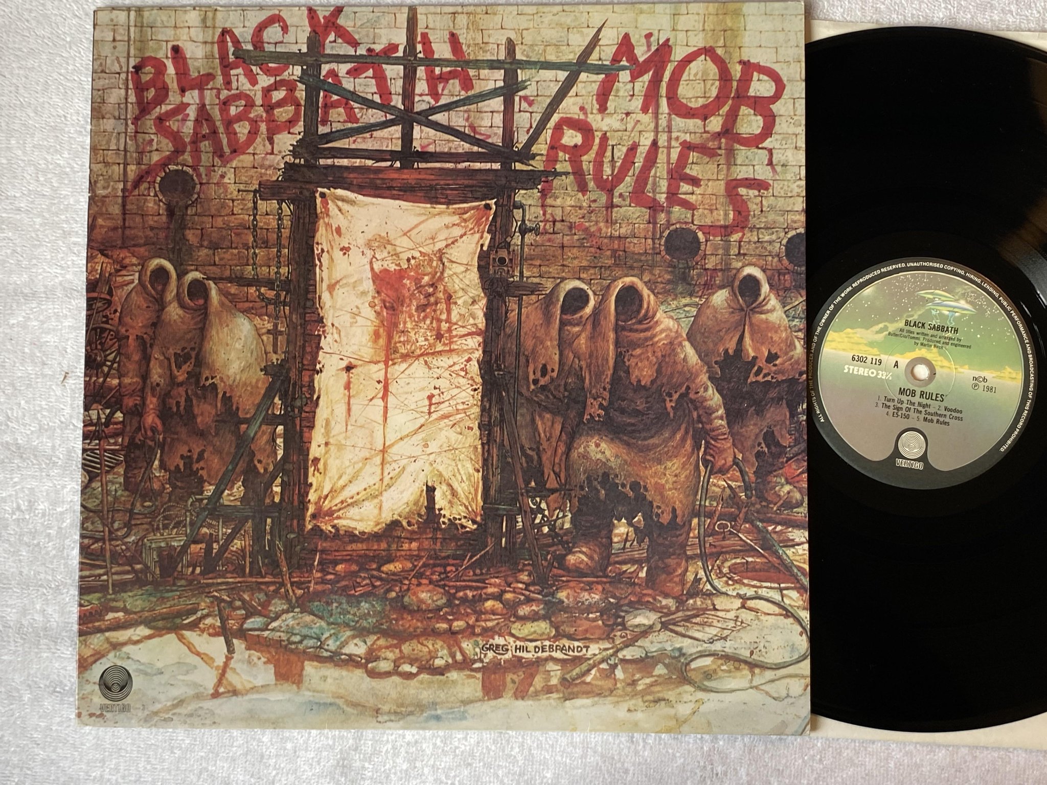 Omslagsbild för skivan BLACK SABBATH mob rules LP -81 ncb VERTIGO 6302 119