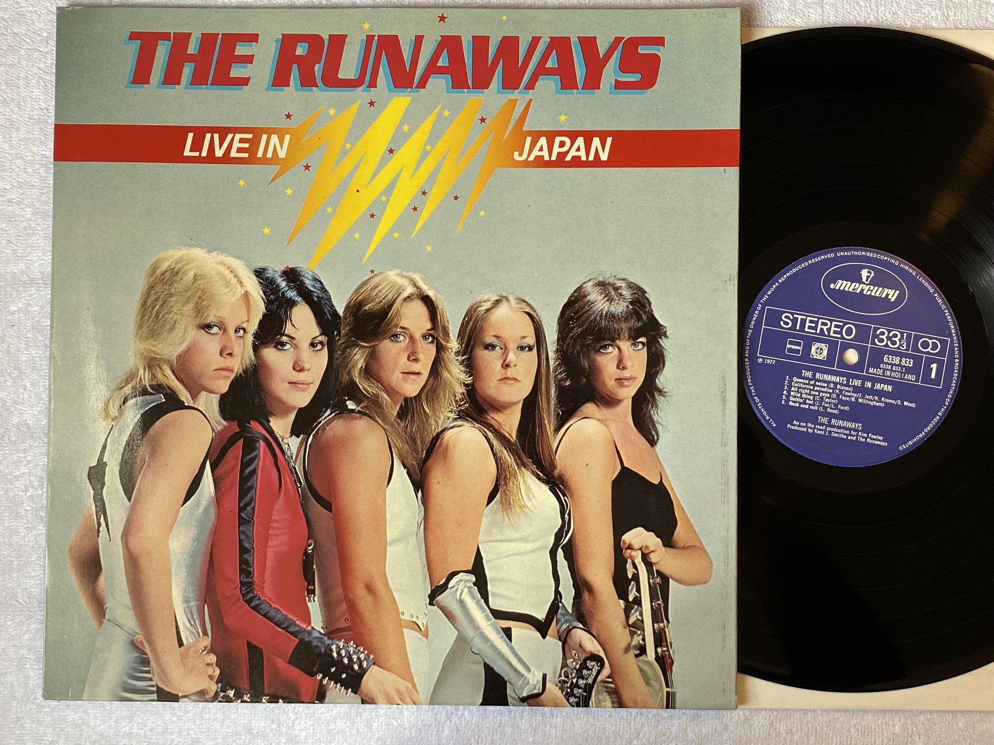 Omslagsbild för skivan THE RUNAWAYS live in Japan LP -77 Hol MERCURY 6338 833