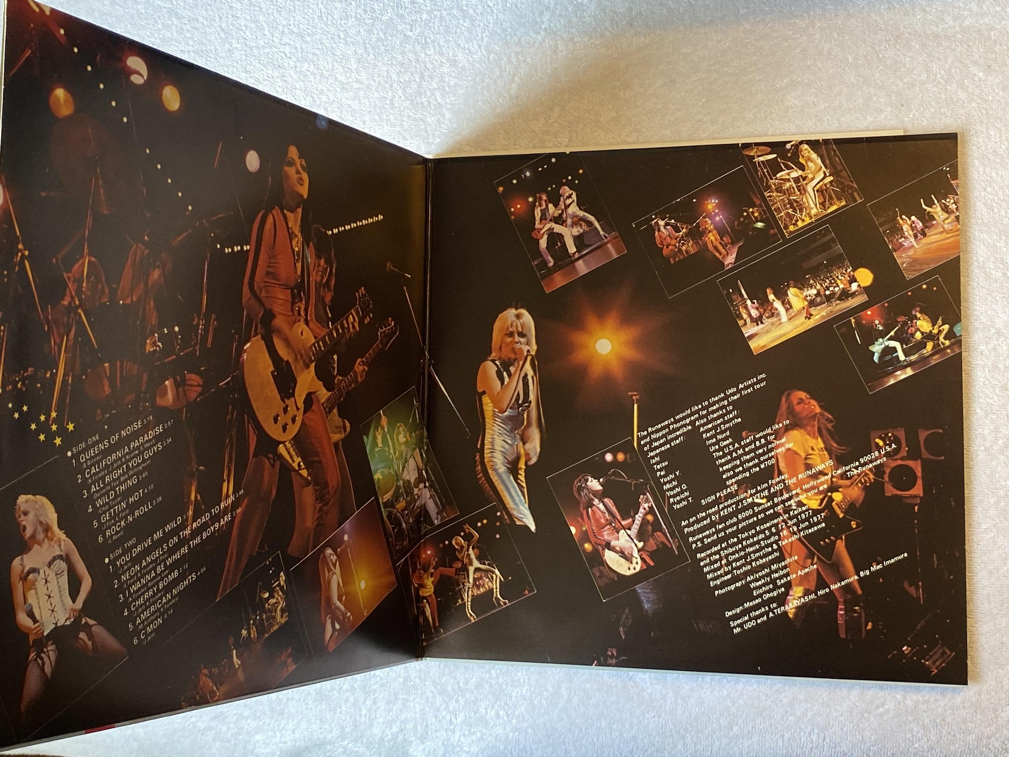 Omslagsbild för skivan THE RUNAWAYS live in Japan LP -77 Hol MERCURY 6338 833