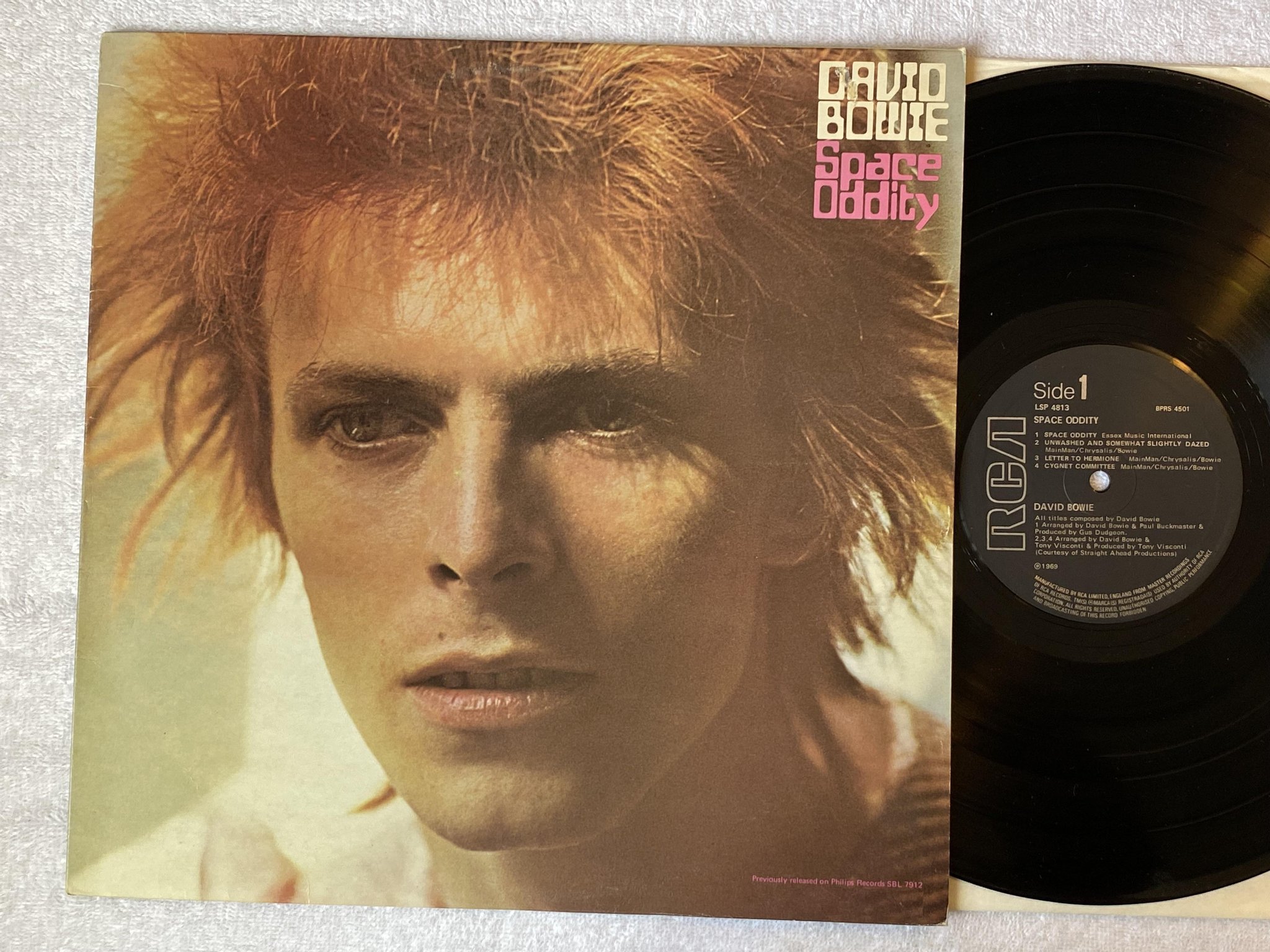 Omslagsbild för skivan DAVID BOWIE space oddity LP re UK RCA LSP 4813 *** POSTER ***