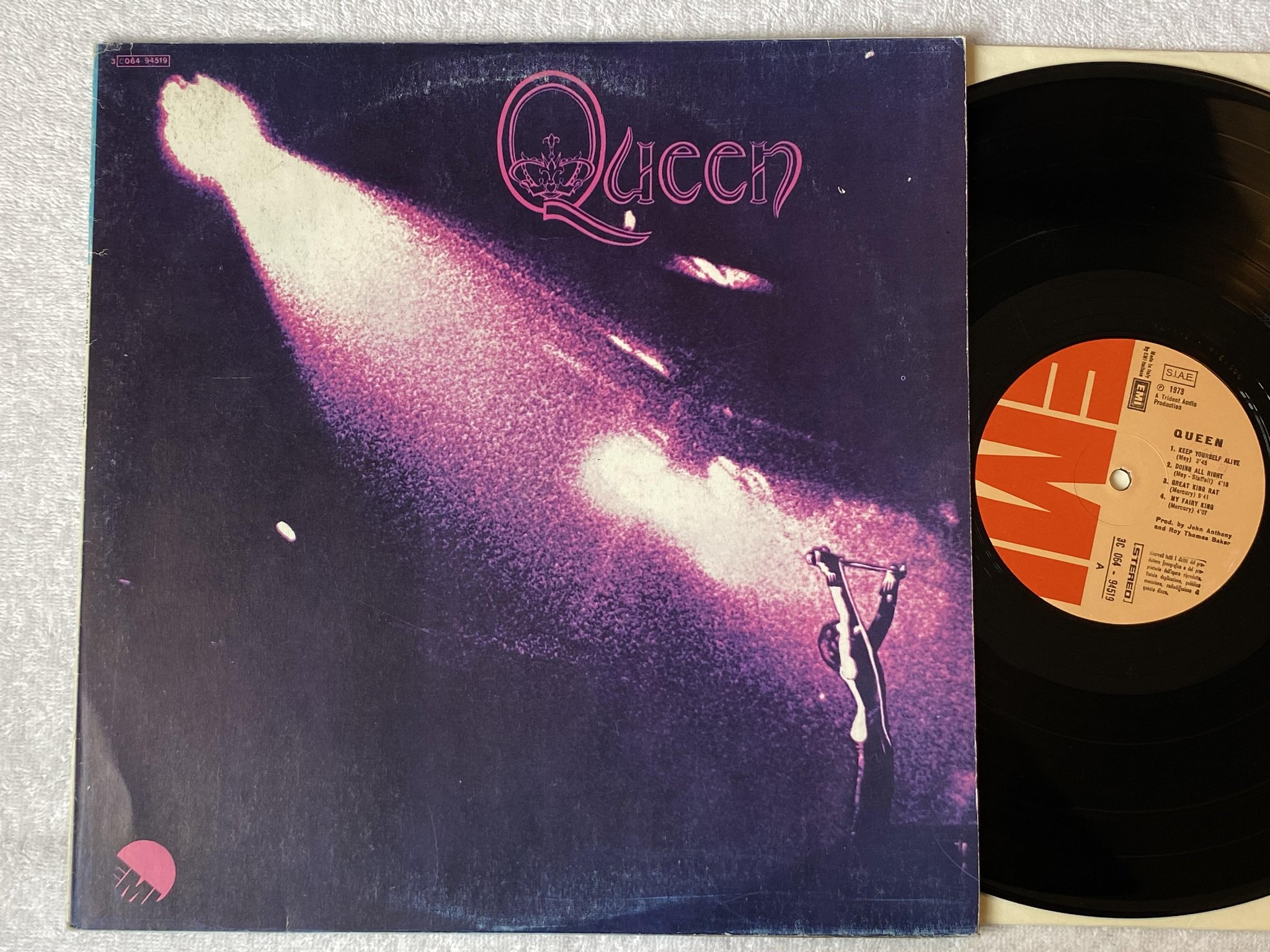 Omslagsbild för skivan QUEEN s/t LP -73 Ita EMI 3C 064-94519