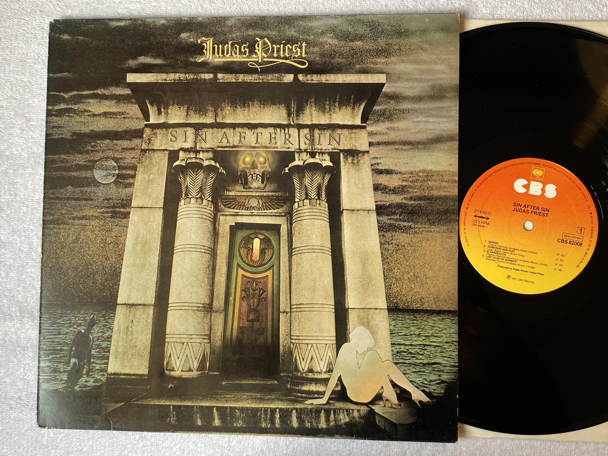 Omslagsbild för skivan JUDAS PRIEST sin after sin LP -77 Hol CBS 82008