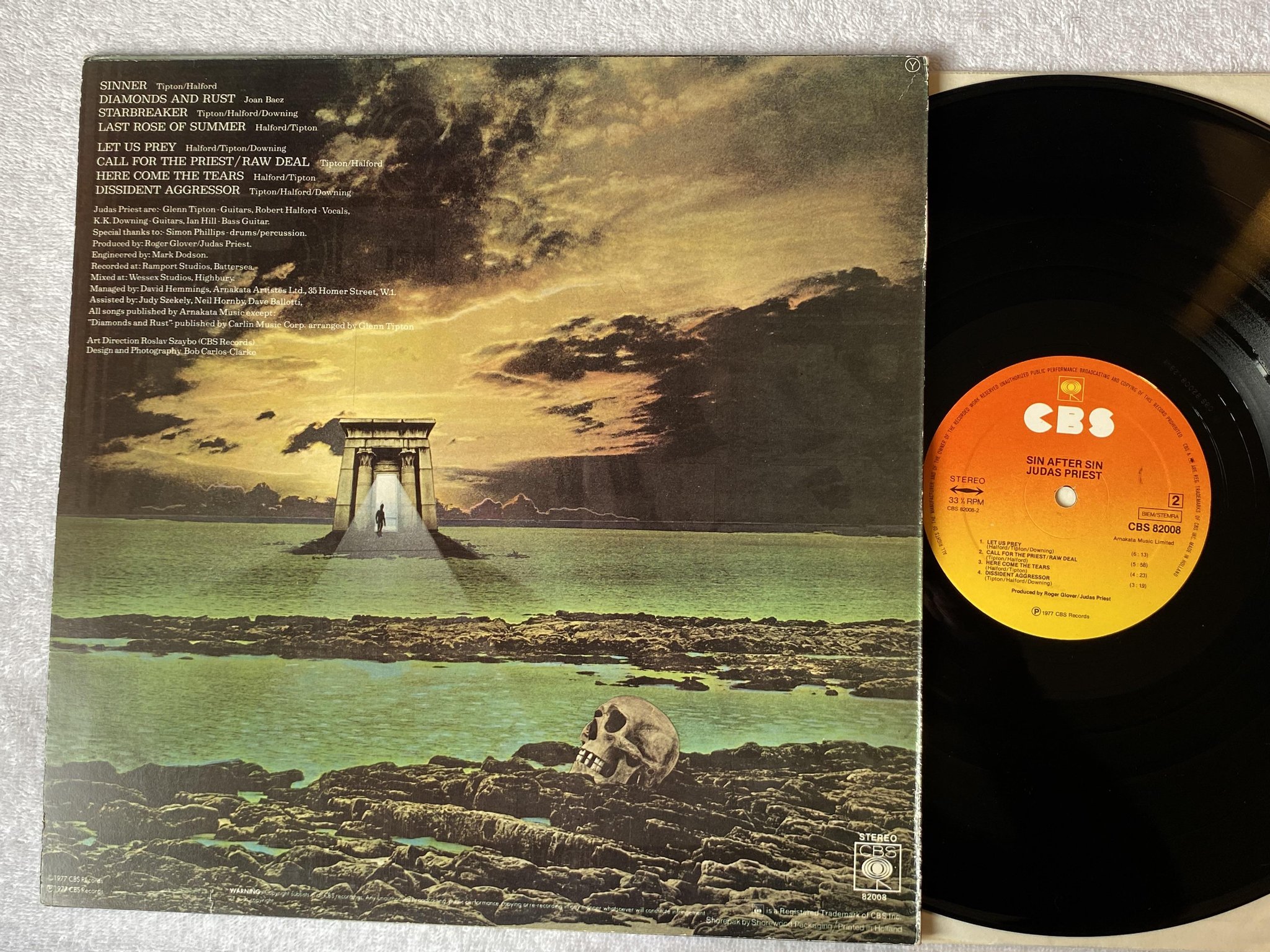 Omslagsbild för skivan JUDAS PRIEST sin after sin LP -77 Hol CBS 82008