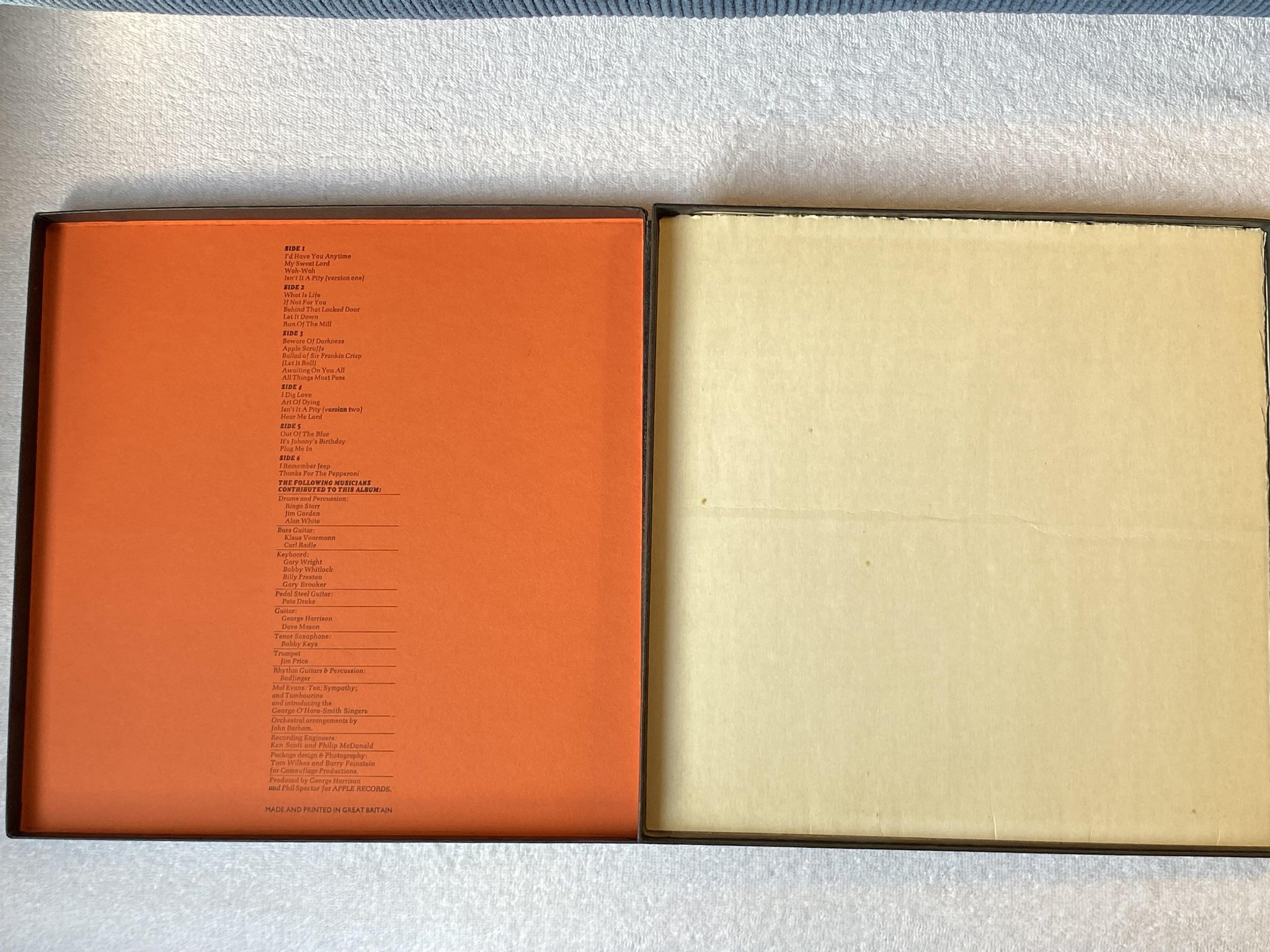 Omslagsbild för skivan GEORGE HARRISON All Things Must Pass 3xLP -70 UK APPLE STCH 639 * W/ POSTER *