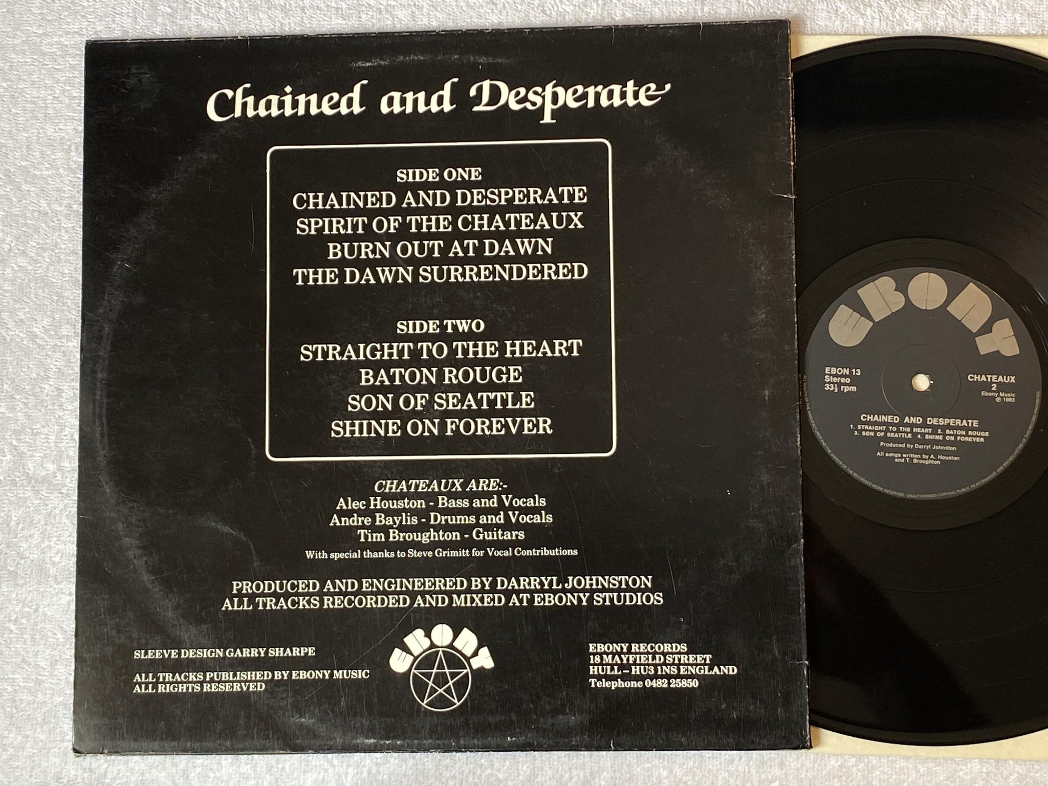 Omslagsbild för skivan CHATEAUX Chained And Desperate LP -83 UK ebony EBON 13 *** HEAVY METAL ***