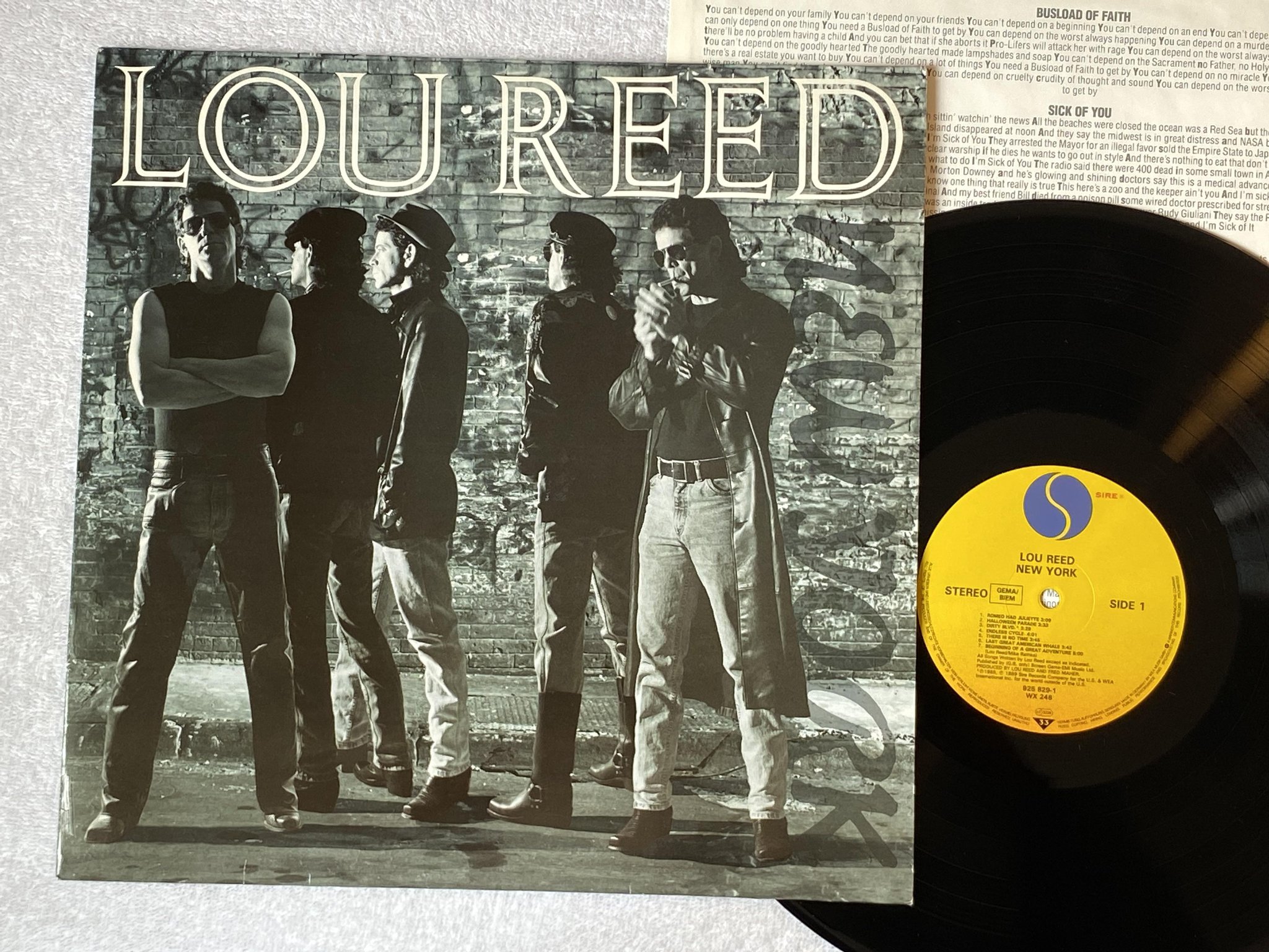 Omslagsbild för skivan LOU REED New York LP -89 Ger SIRE 925 829-1