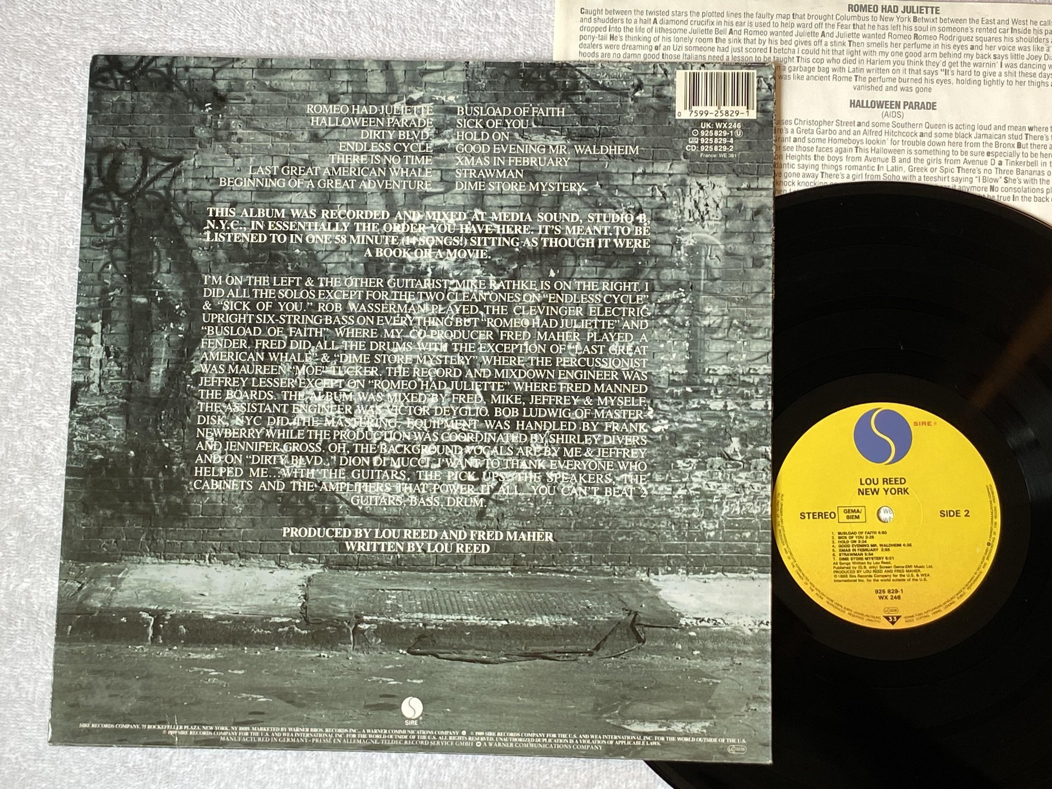 Omslagsbild för skivan LOU REED New York LP -89 Ger SIRE 925 829-1