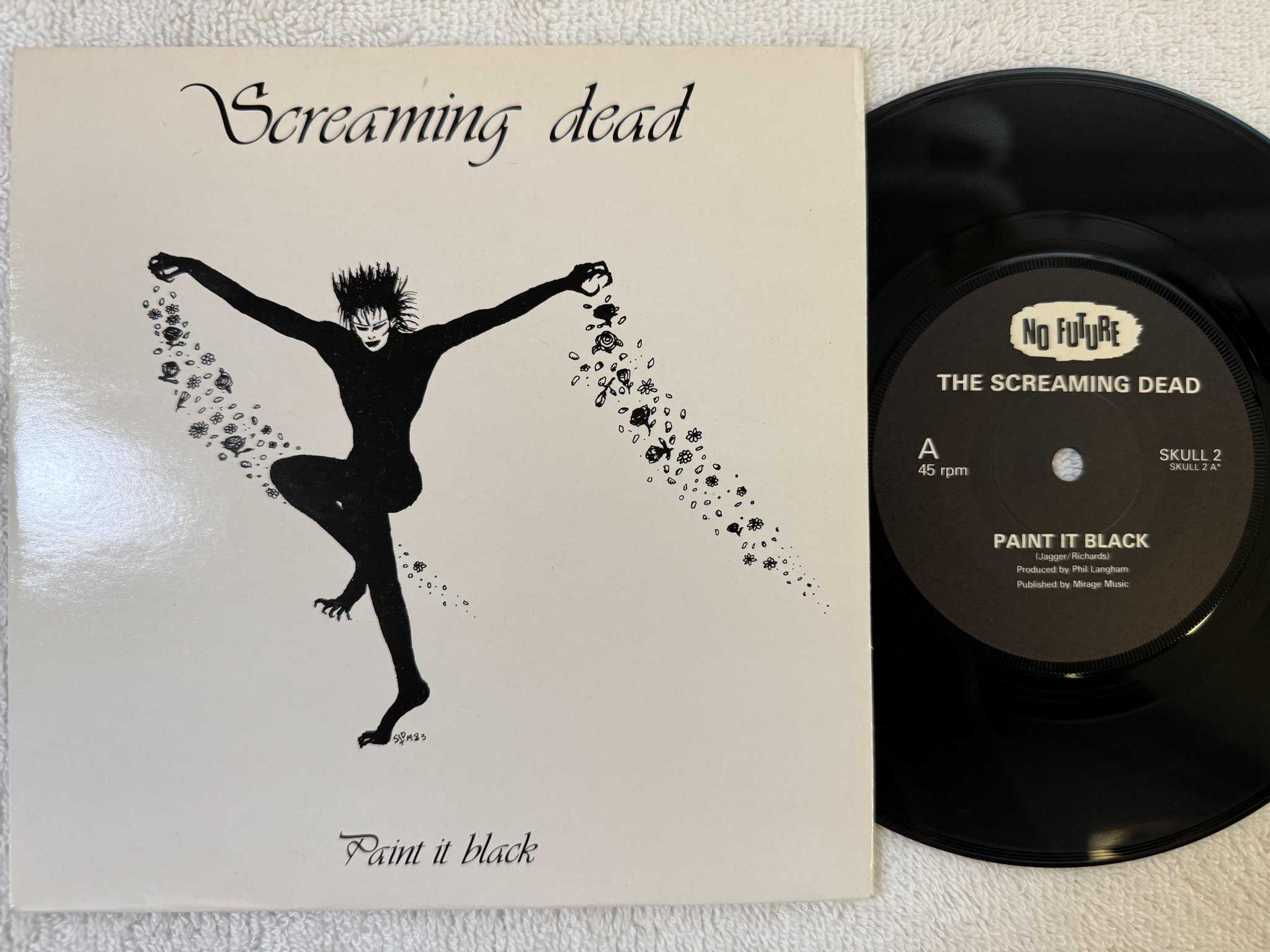 Omslagsbild för skivan SCREAMING DEAD paint it black 7" -84 UK NO FUTURE SKULL 2