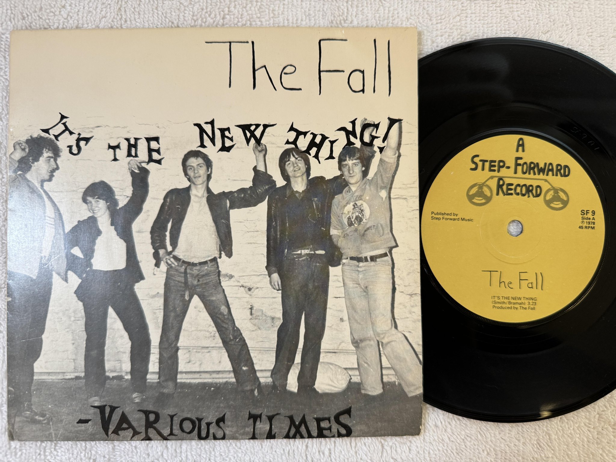 Omslagsbild för skivan THE FALL it's a new thing! 7" -78 UK STEP-FORWARD SF 9
