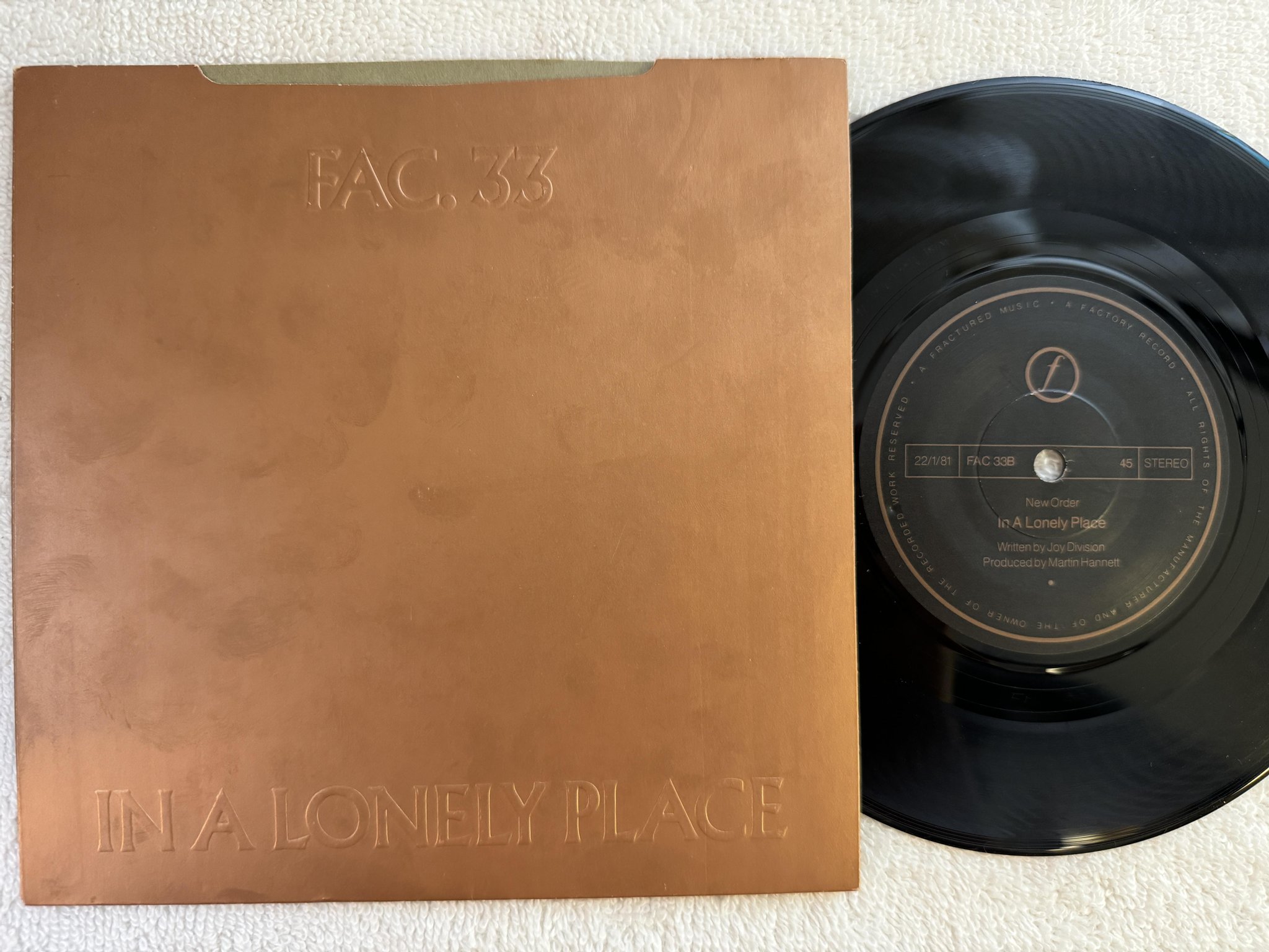 Omslagsbild för skivan NEW ORDER ceremony 7" -81 UK FACTORY FAC 33