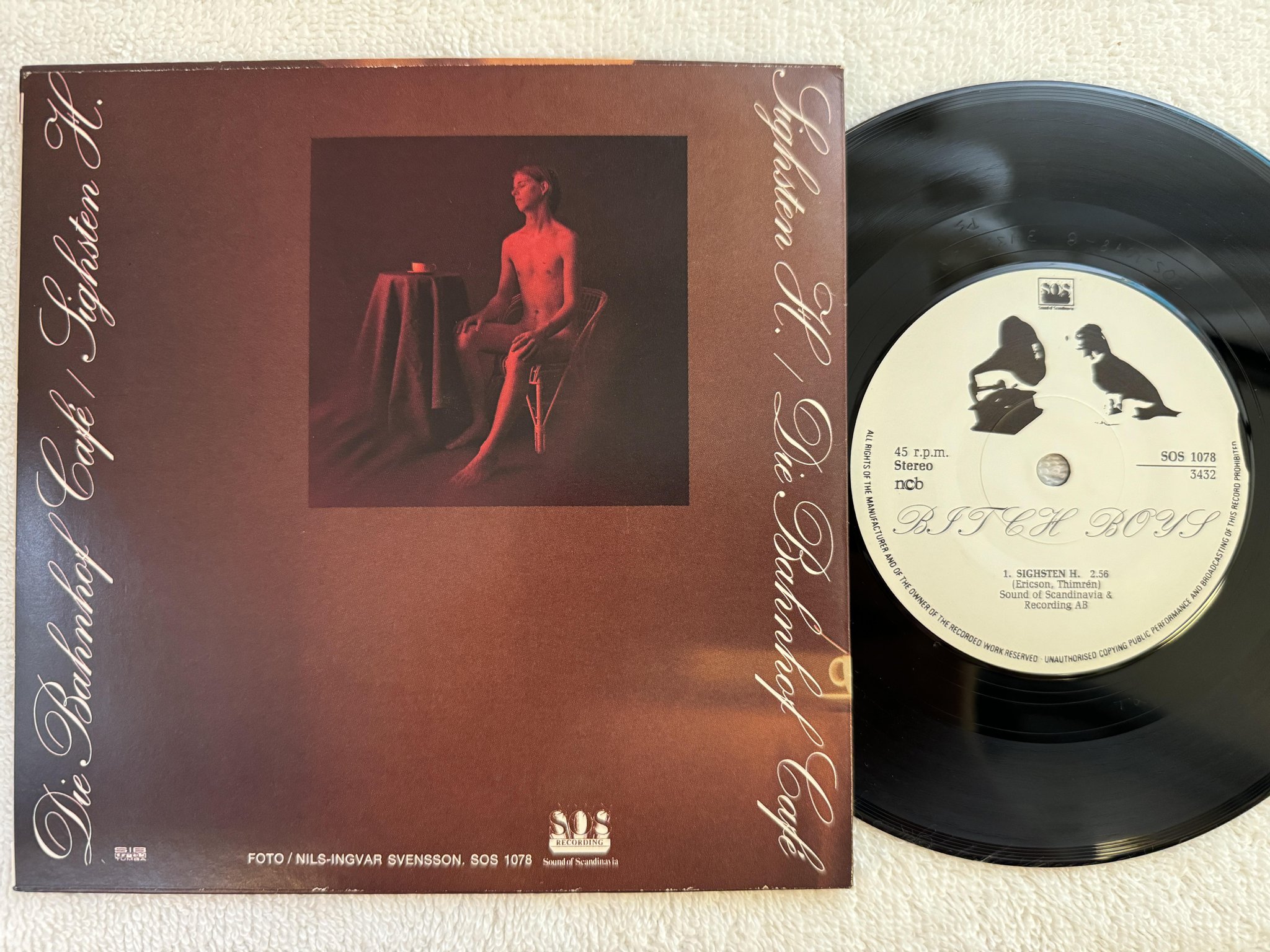 Omslagsbild för skivan BITCH BOYS Die Bahnhof Café 7" -81 Swe SOUND OF SCANDINAVIA SOS 1078