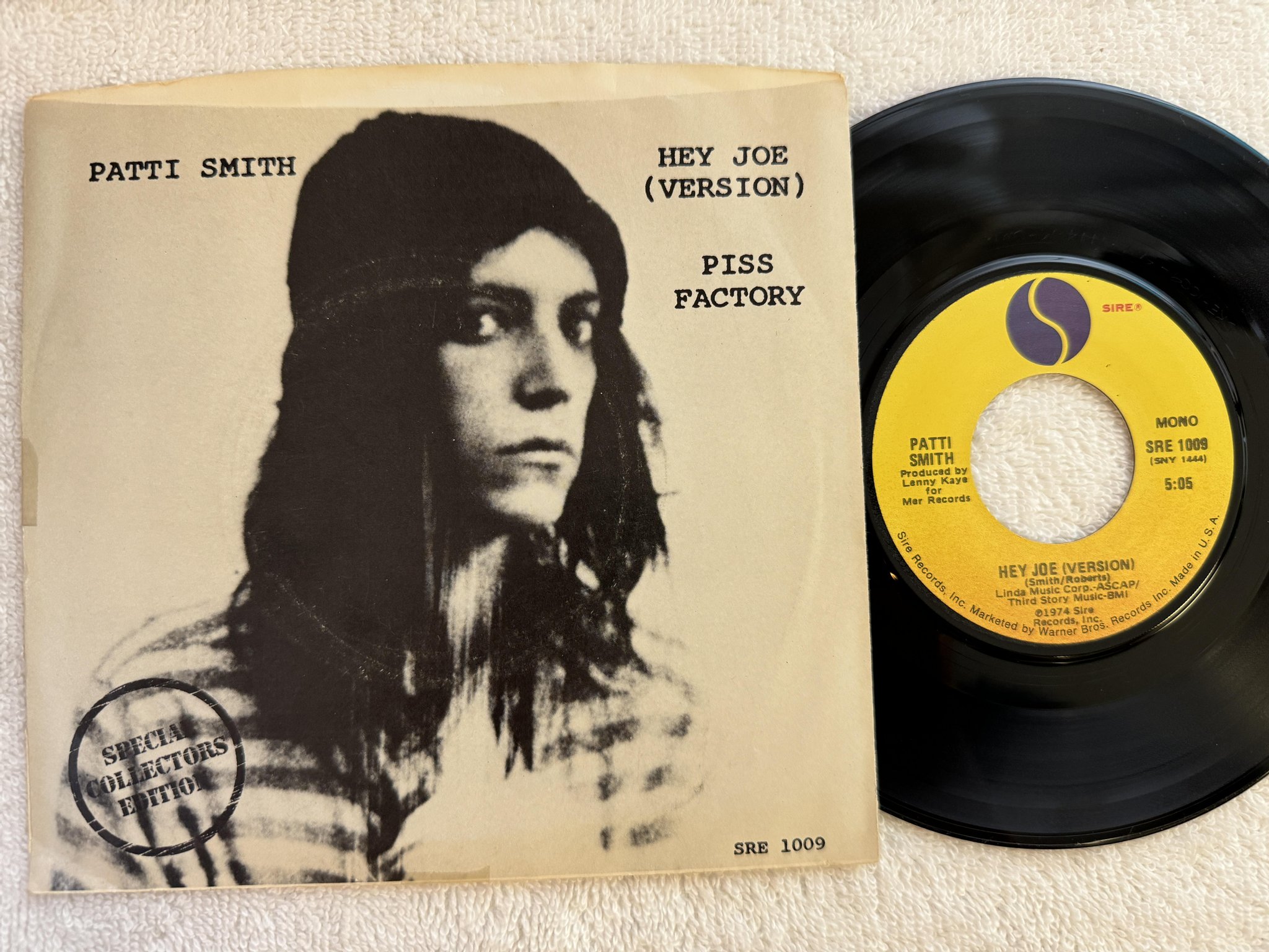 Omslagsbild för skivan PATTI SMITH hey Joe 7" re -77 US SIRE SRE 1009 *** RARE ***