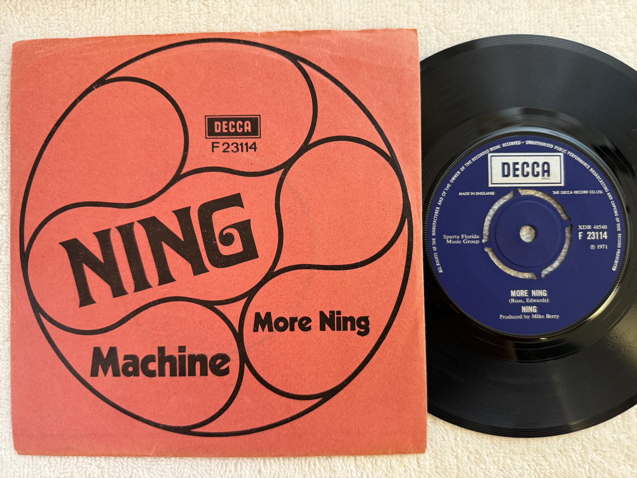 Omslagsbild för skivan NING machine 7" -71 UK DECCA F 23114 *** PSYCH ***