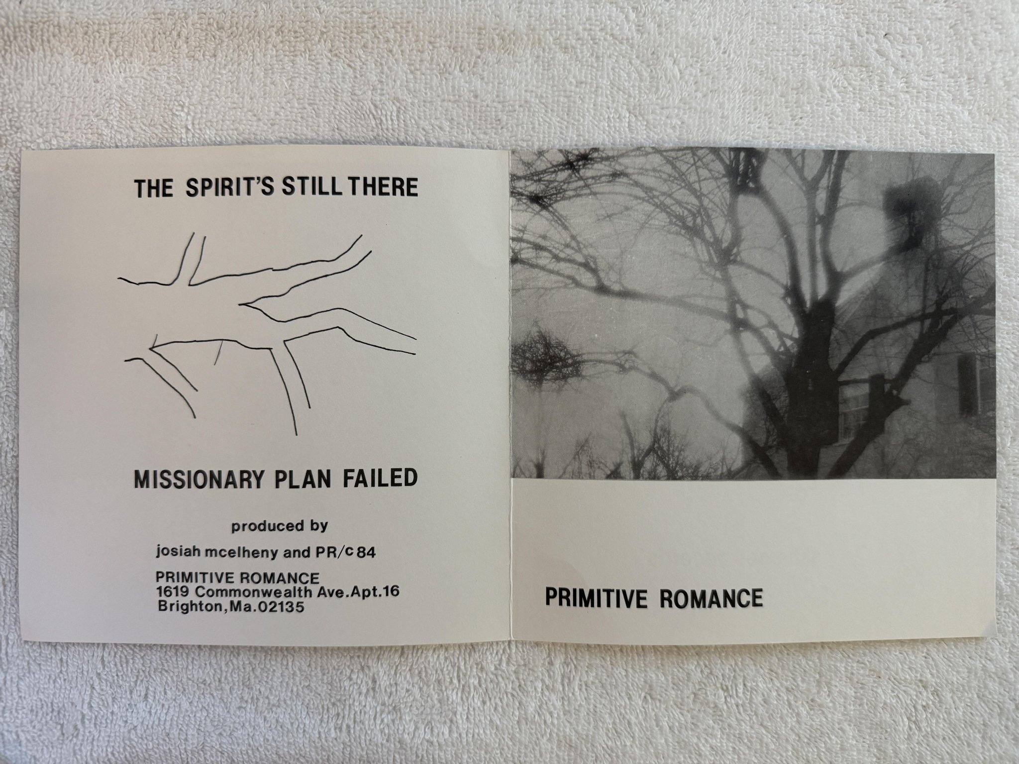 Omslagsbild för skivan PRIMITIVE ROMANCE The Spirit's Still There 7" -84 US ashamed 001