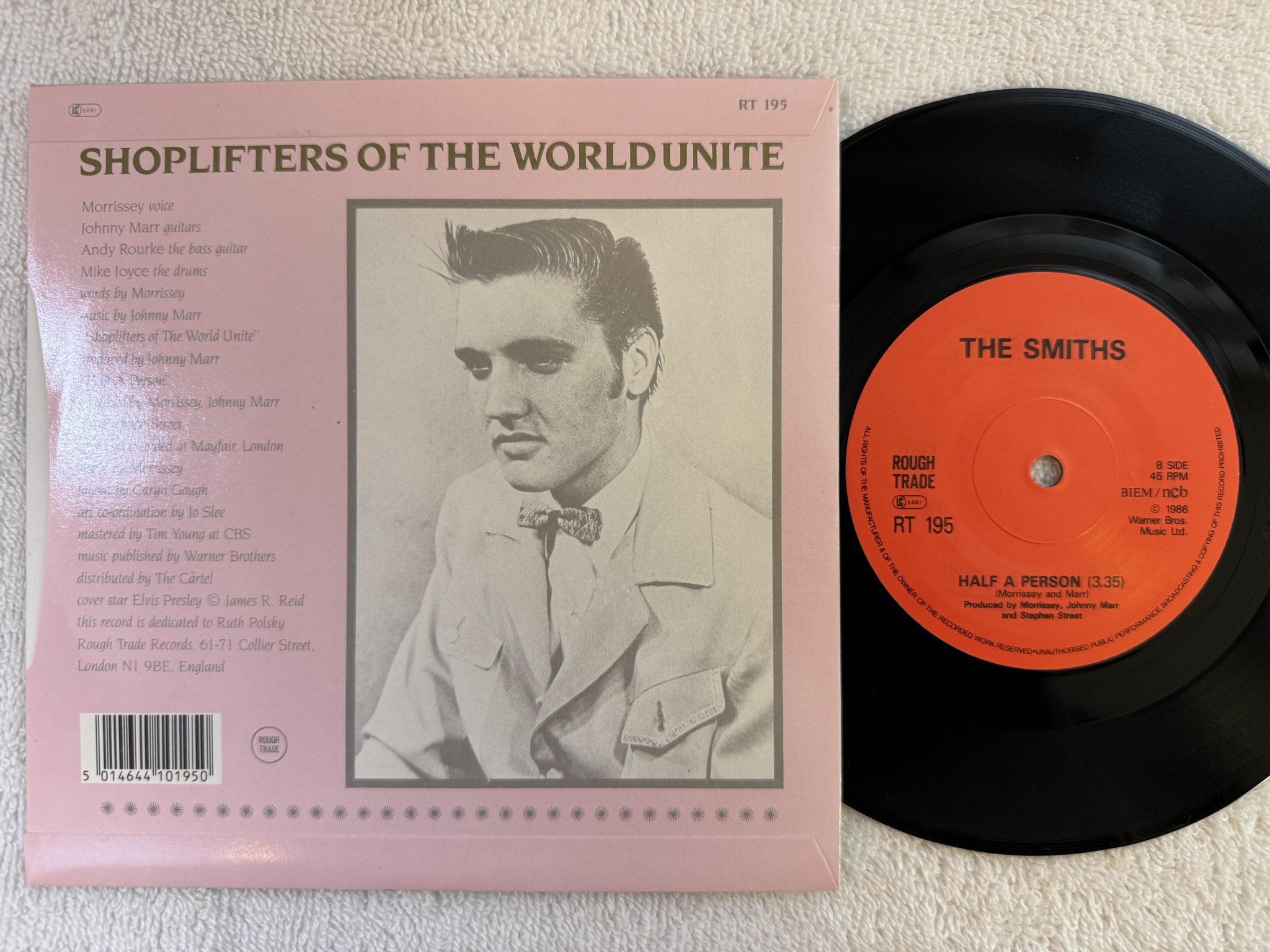 Omslagsbild för skivan THE SMITHS shoplifters of the world unite 7" ncb ROUGH TRADE RT-195