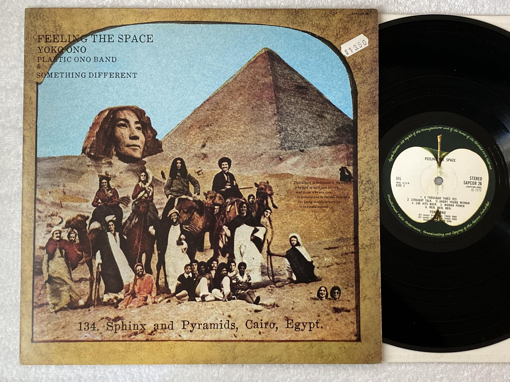 Omslagsbild för skivan YOKO ONO felling the space LP -73 UK APPLE SAPCOR 26