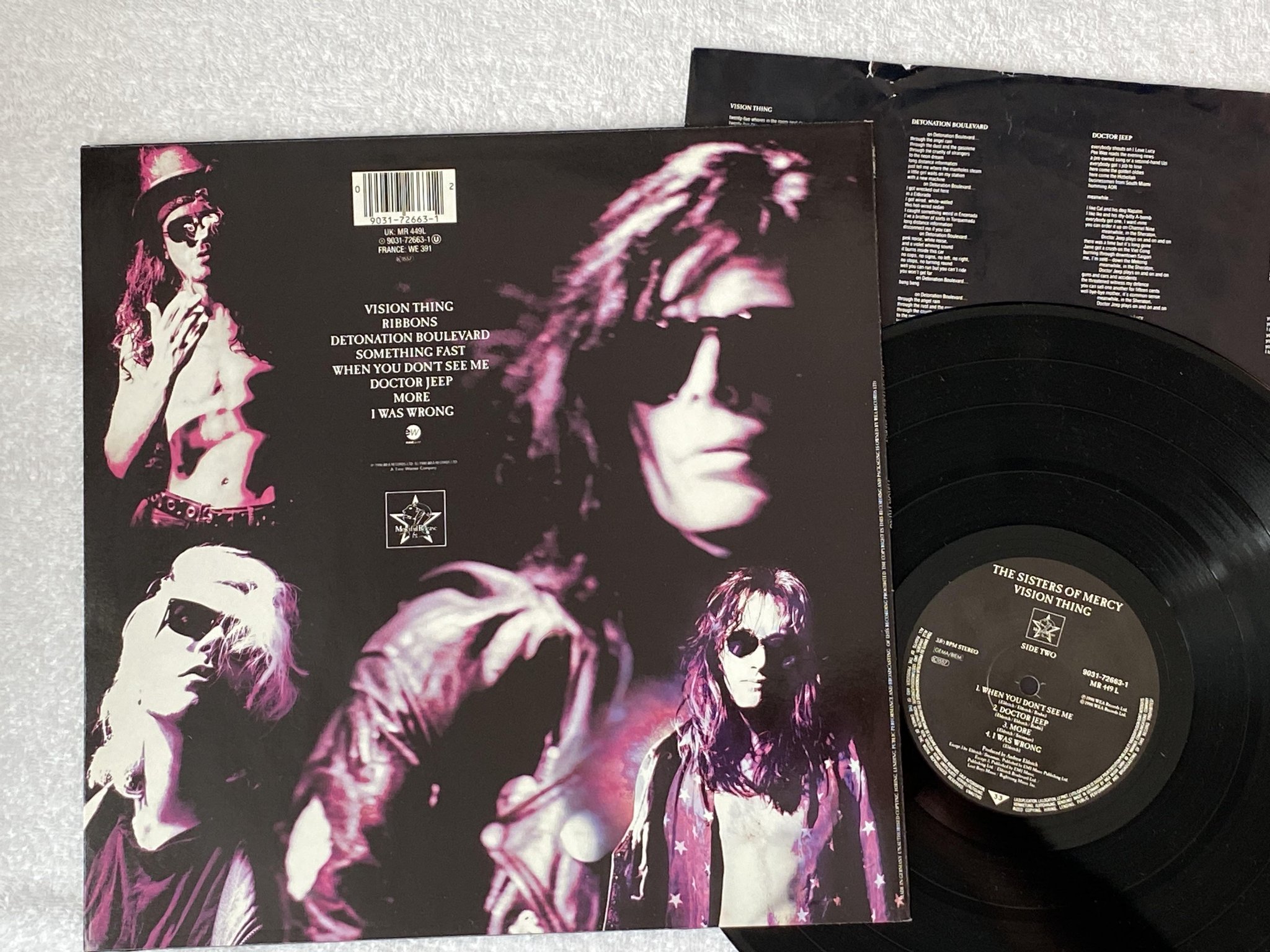 Omslagsbild för skivan THE SISTERS OF MERCY vision thing LP -90 MERCIFUL RELEASE 9031-72663-1