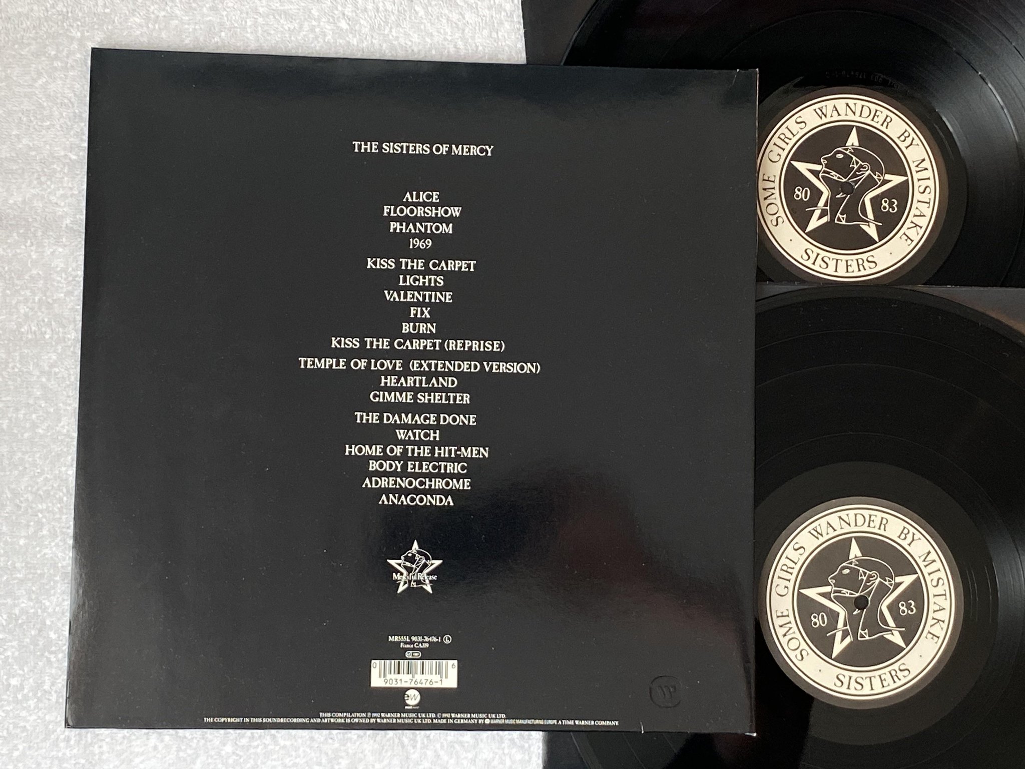 Omslagsbild för skivan THE SISTERS OF MERCY Some Girls Wander By... 2xLP -92 MERCIFUL RELEASE MR555L