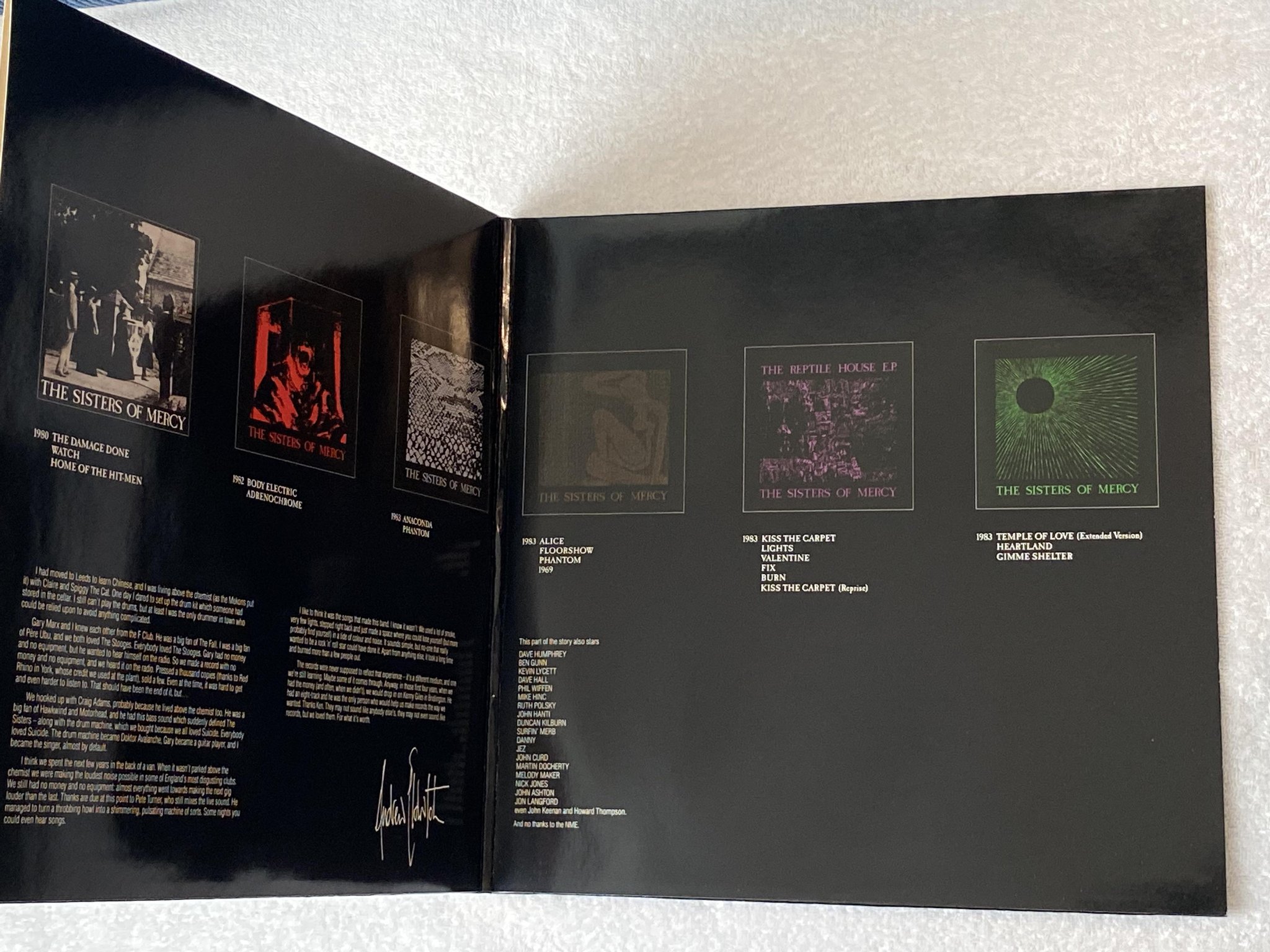 Omslagsbild för skivan THE SISTERS OF MERCY Some Girls Wander By... 2xLP -92 MERCIFUL RELEASE MR555L