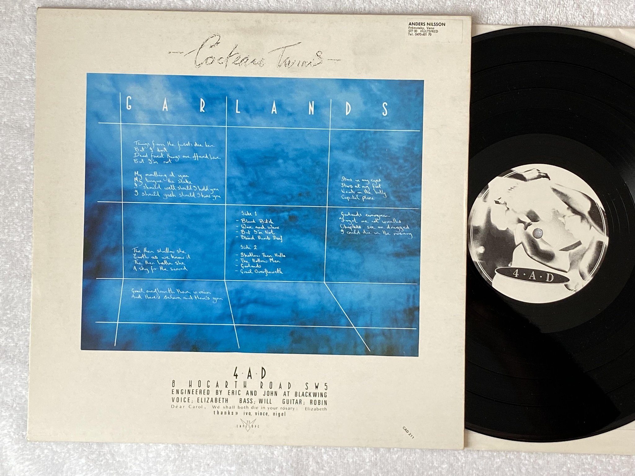 Omslagsbild för skivan COCTEAU TWINS garlands LP -82 4AD CAD 211