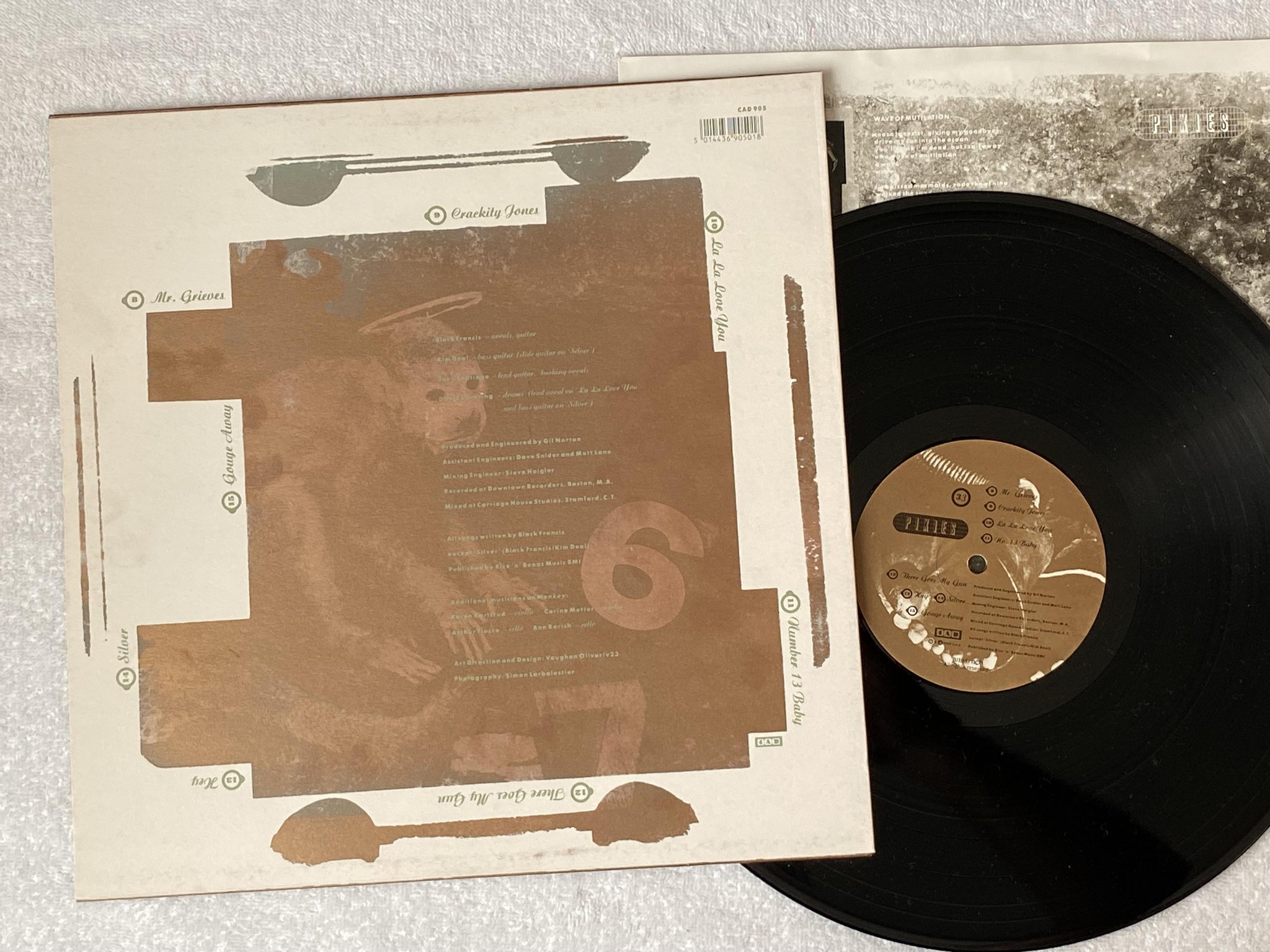 Omslagsbild för skivan PIXIES doolittle LP -89 UK 4AD CAD 905