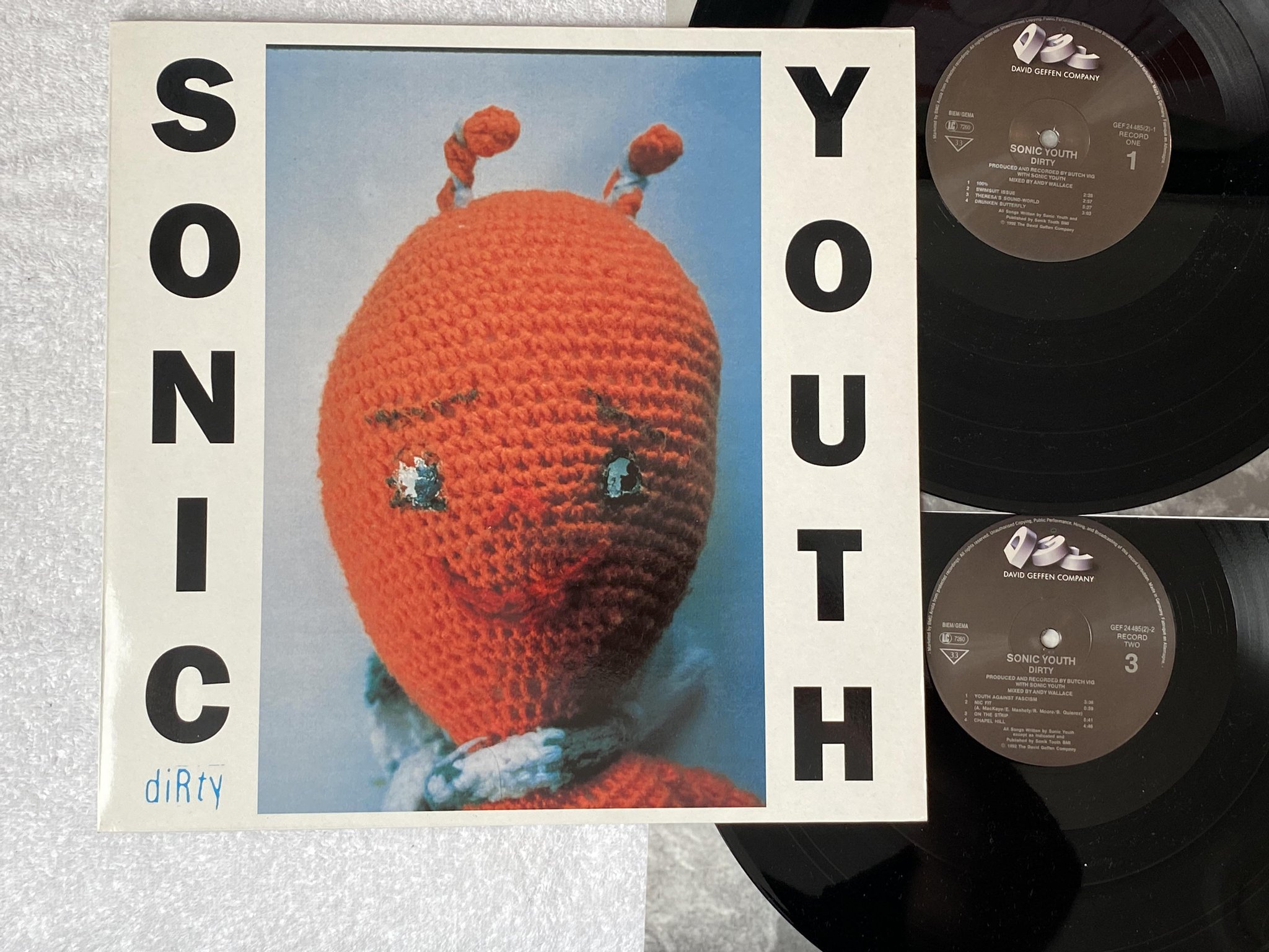 Omslagsbild för skivan SONIC YOUTH dirty 2xLP -92 DGC GEF24485