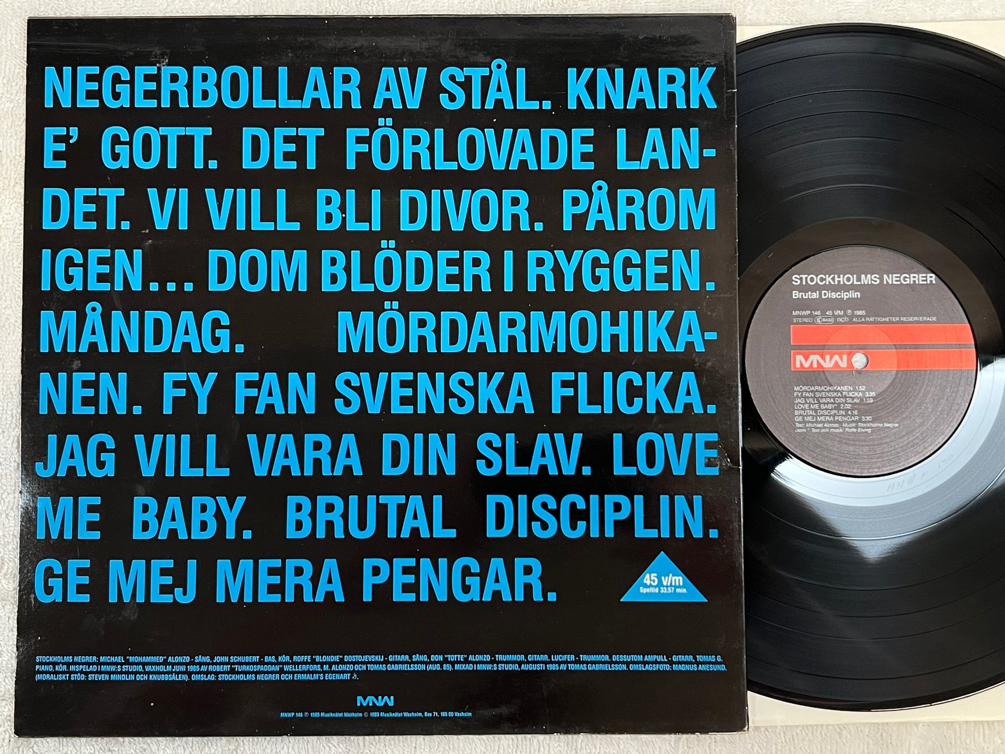 Omslagsbild för skivan STOCKHOLMS NEGRER brutal disciplin LP -85 MNW 146 *** POSTER ***