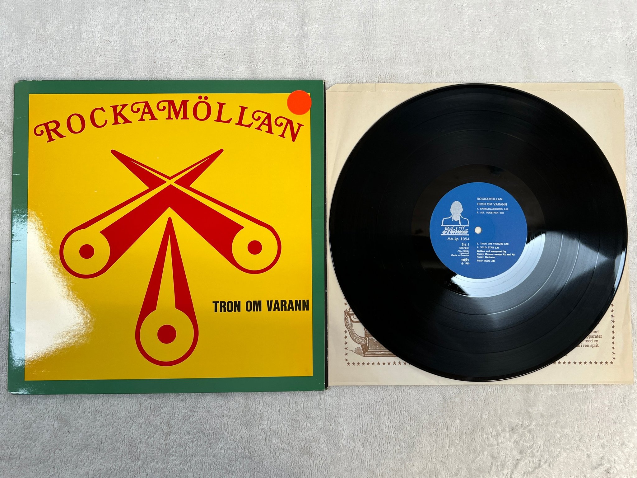 Omslagsbild för skivan ROCKAMÖLLAN tron på varann LP -80 Swe MARILLA MA-LP