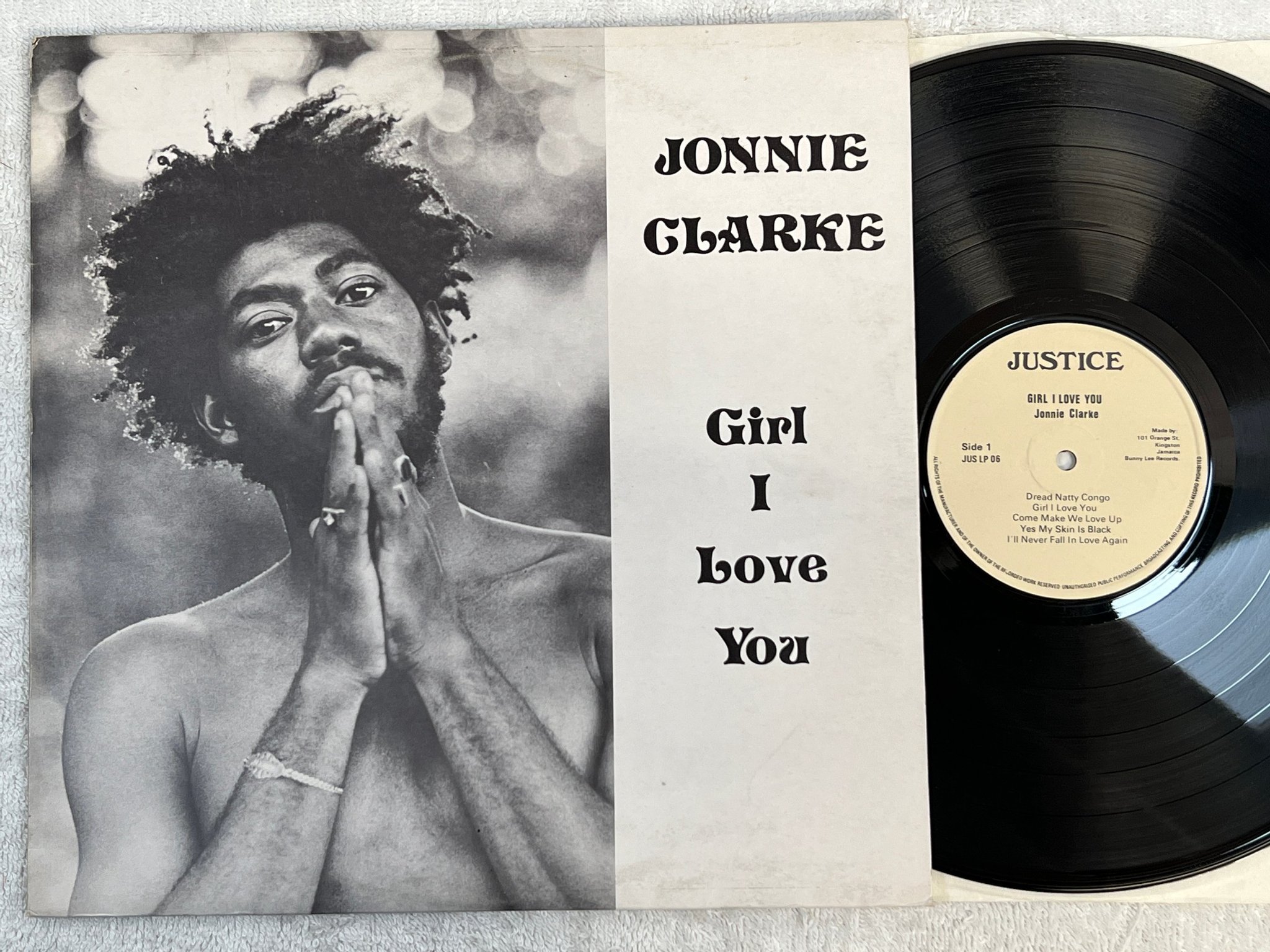 Omslagsbild för skivan JONNIE CLARKE Girl I Love You LP -77 JAMAICA JUSTICE JUS LP 06