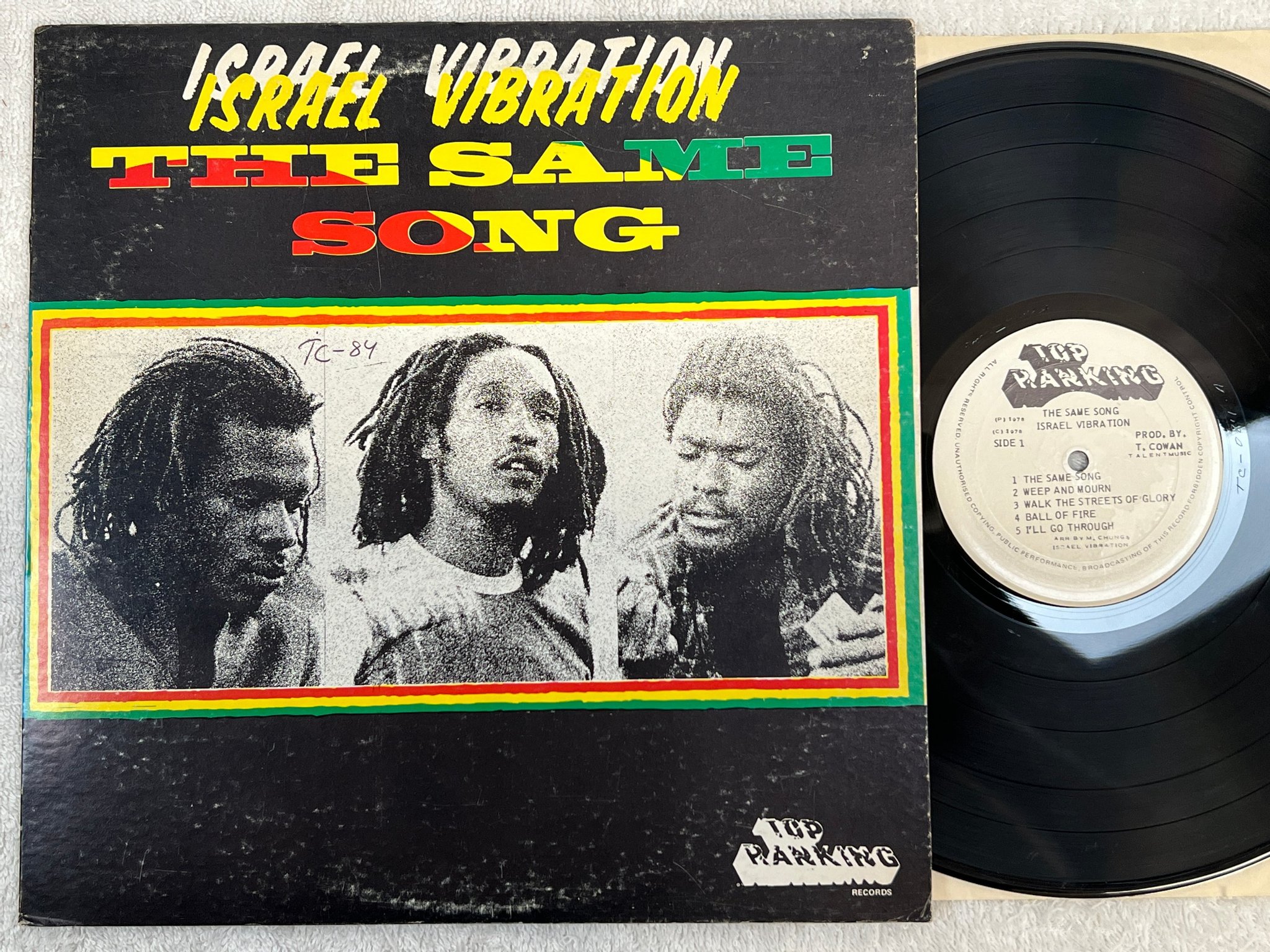 Omslagsbild för skivan ISRAEL VIBRATION the same song LP -78 Jamaica TOP RANKING *** JAH MAN ***