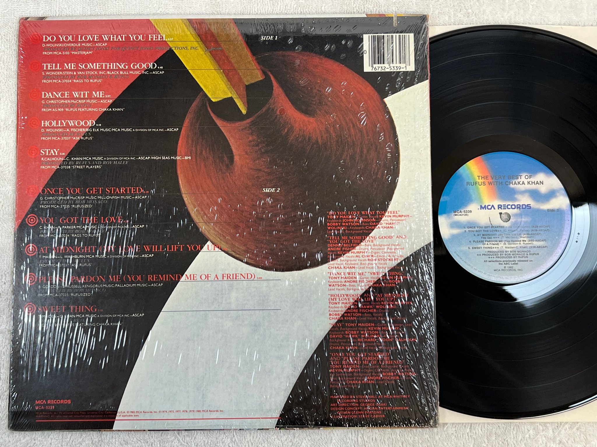 Omslagsbild för skivan RUFUS with CHAKA KHAN the very best of LP -82 US MCA 5339