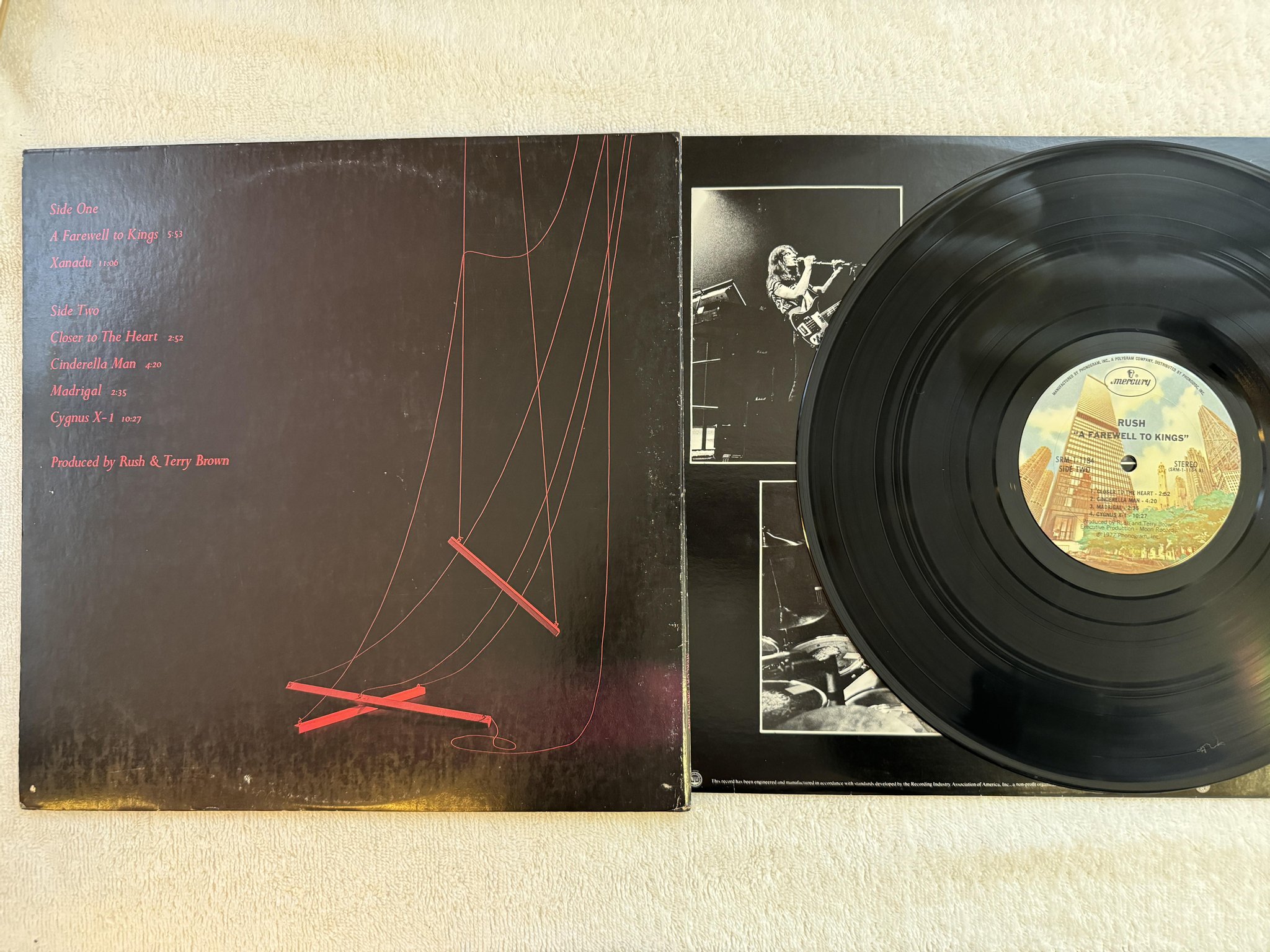 Omslagsbild för skivan RUSH a farewell to kings LP -77 US MERCURY SRM-1-1184