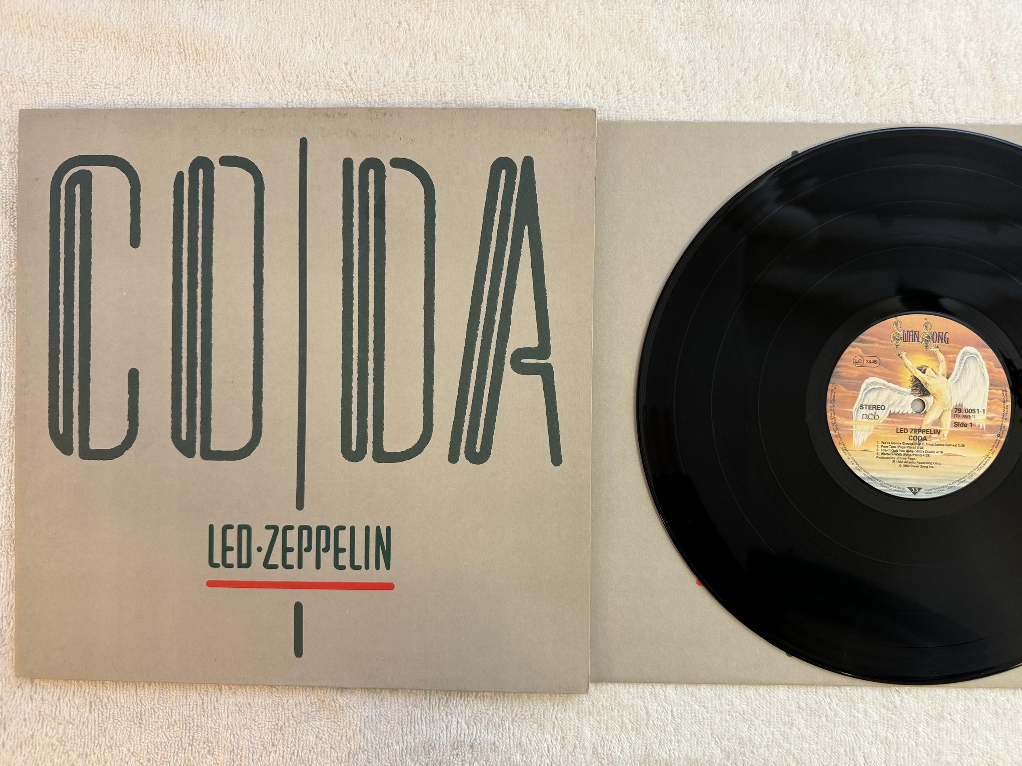 Omslagsbild för skivan LED ZEPPELIN coda LP re ncb ATLANTIC 79 0051-1