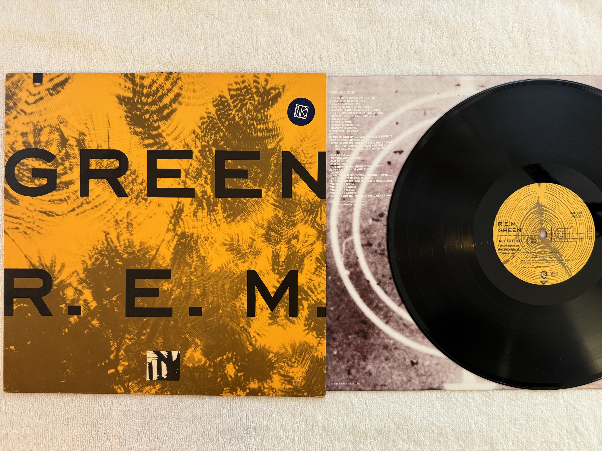 Omslagsbild för skivan R.E.M. green LP -88 Ger WARNER BROS 925 795-1