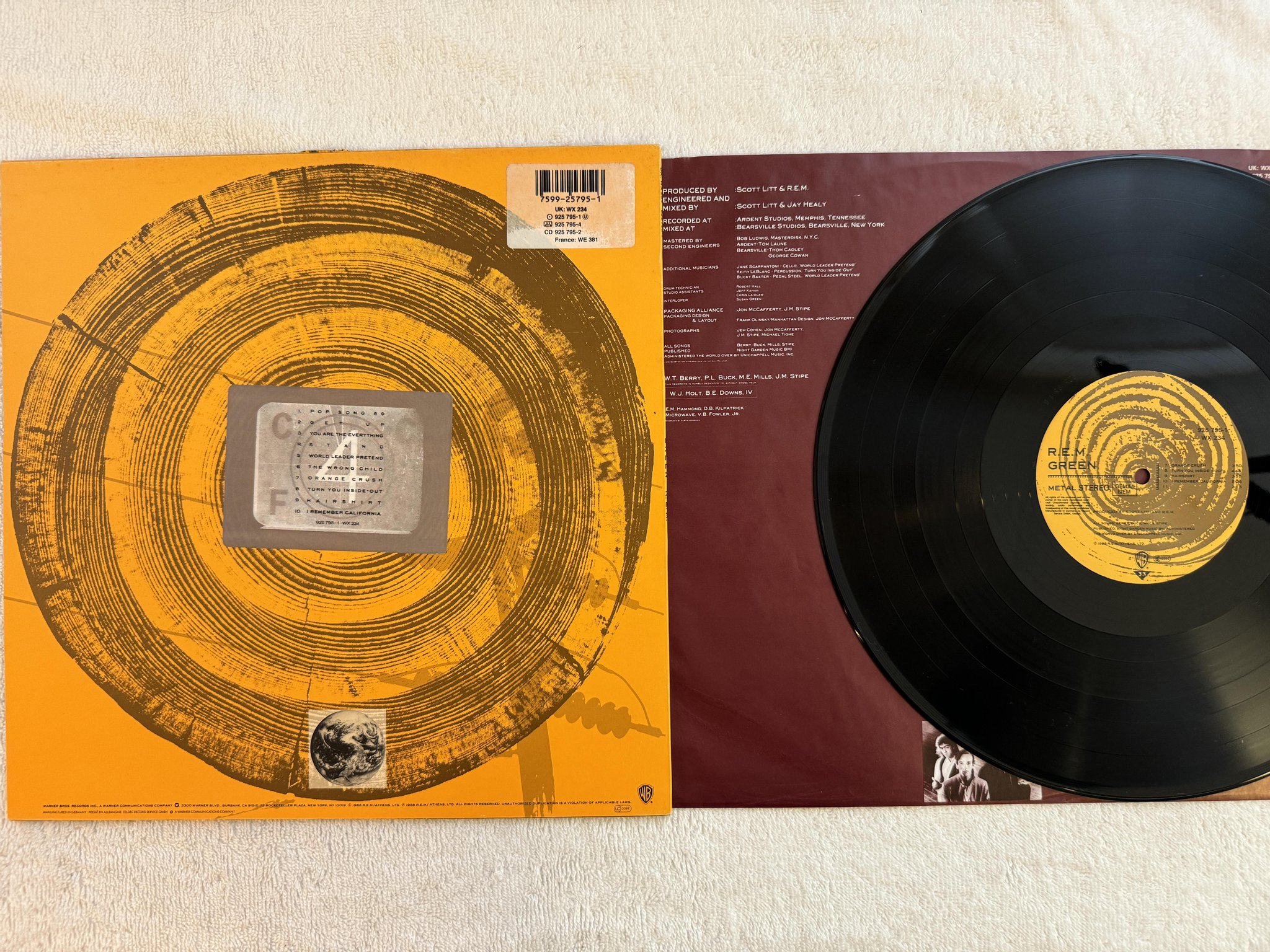 Omslagsbild för skivan R.E.M. green LP -88 Ger WARNER BROS 925 795-1