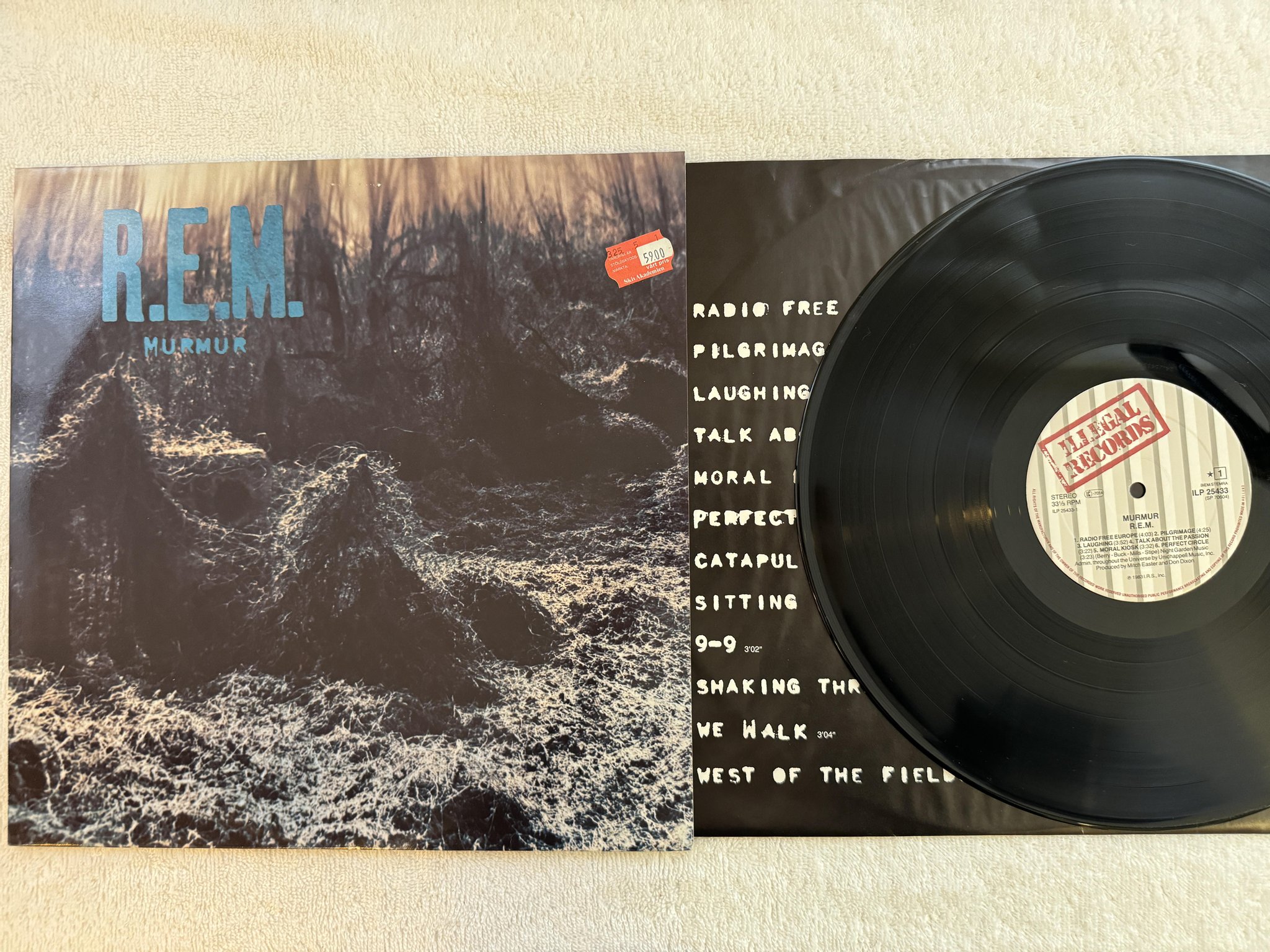 Omslagsbild för skivan R.E.M. murmur LP -83 Hol ILLEGAL ILP 25433