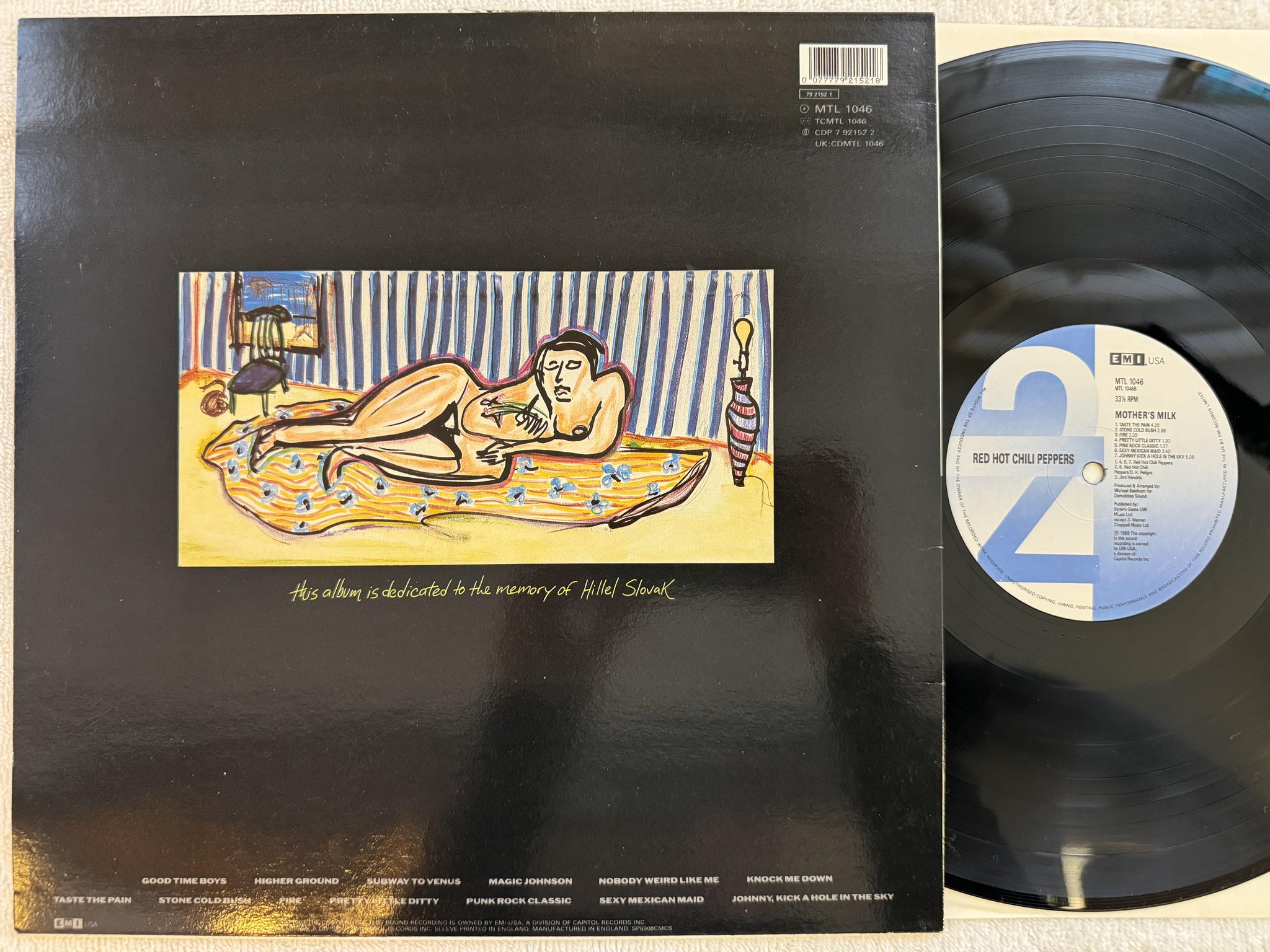 Omslagsbild för skivan RED HOT CHILI PEPPERS mother's milk LP -89 UK EMI USA MTL-1046