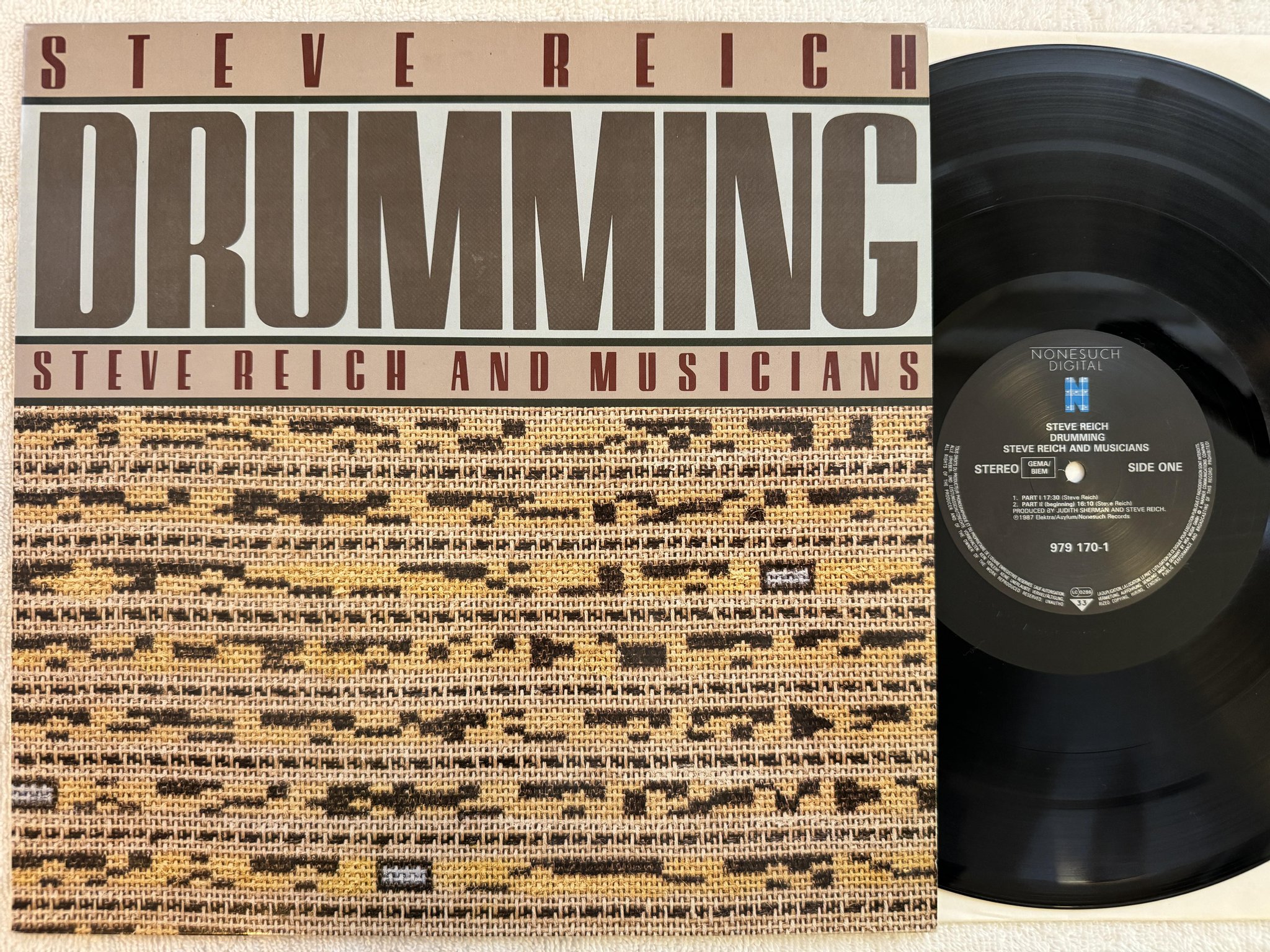 Omslagsbild för skivan STEVE REICH drumming LP -87 NONESUCH DIGITAL 979 170-1