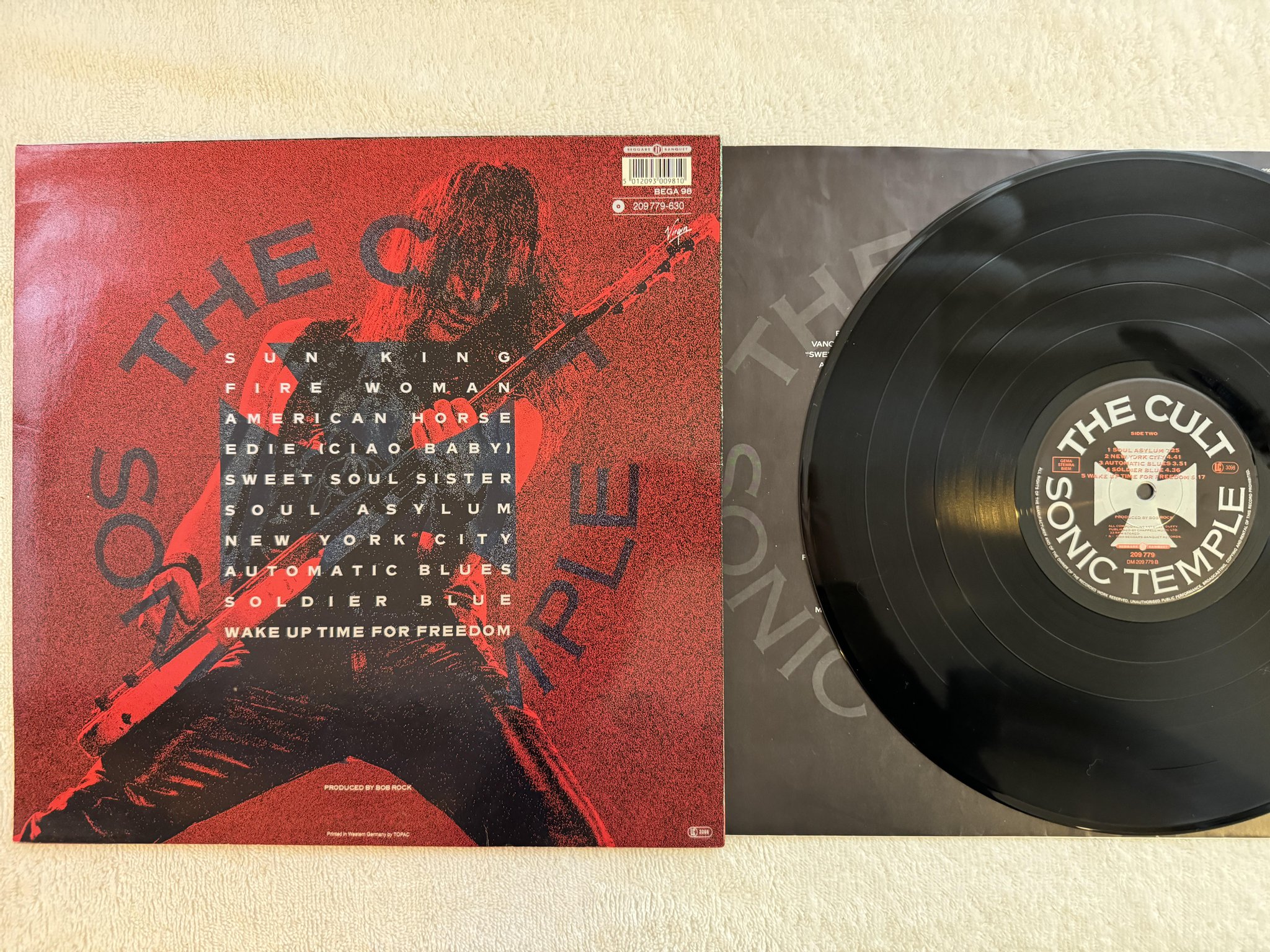 Omslagsbild för skivan THE CULT Sonic Temple LP -89 VIRGIN 209 779