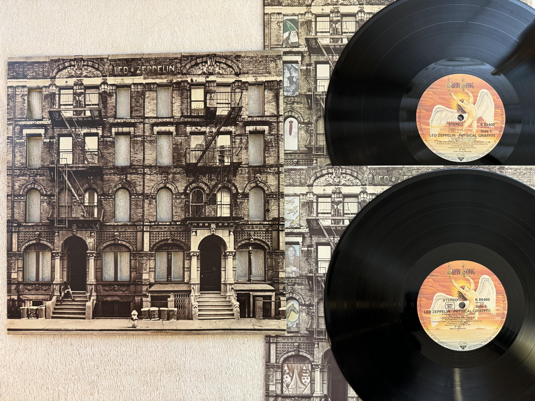 Omslagsbild för skivan LED ZEPPELIN physical graffiti 2xLP re Ger SWAN SONG K 89 400