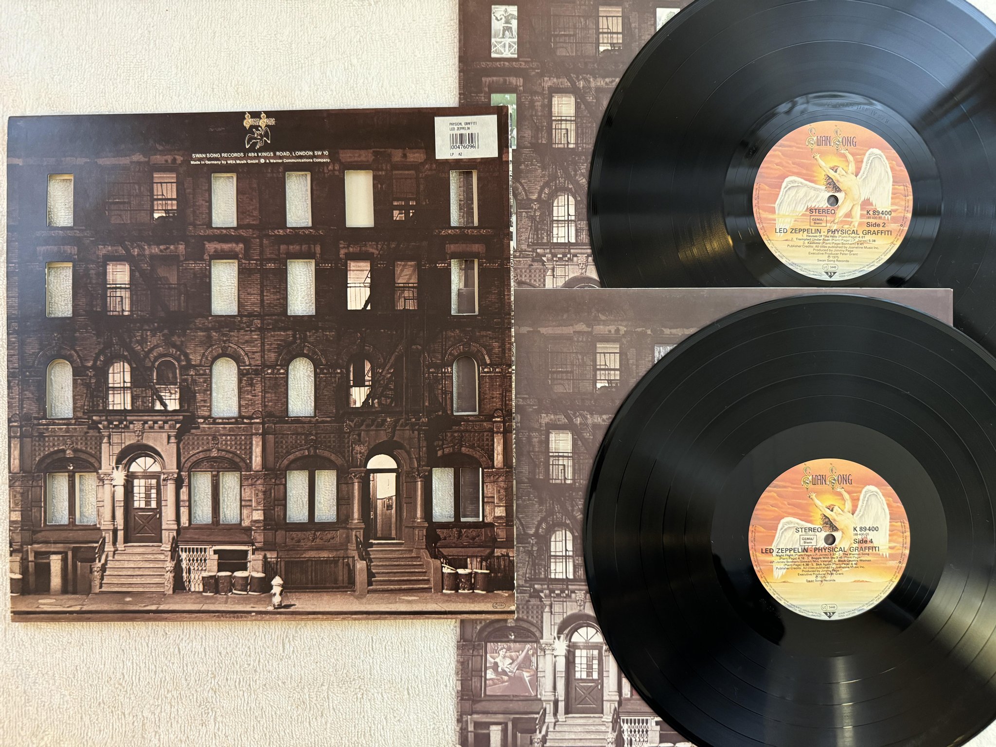 Omslagsbild för skivan LED ZEPPELIN physical graffiti 2xLP re Ger SWAN SONG K 89 400