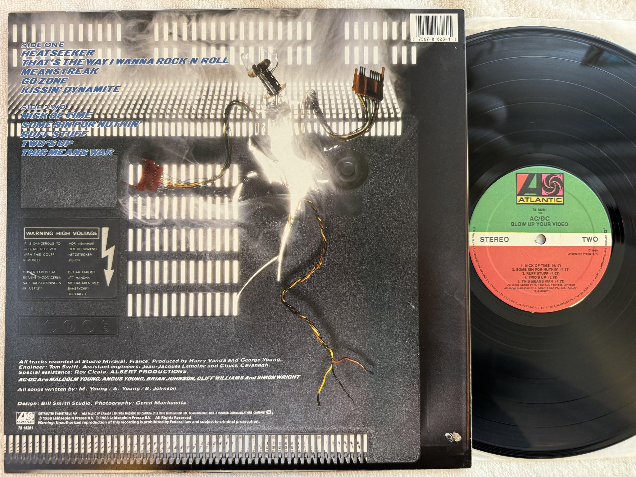 Omslagsbild för skivan AC/DC blow up your video LP -88 Can ATLANTIC 78 18281 CR