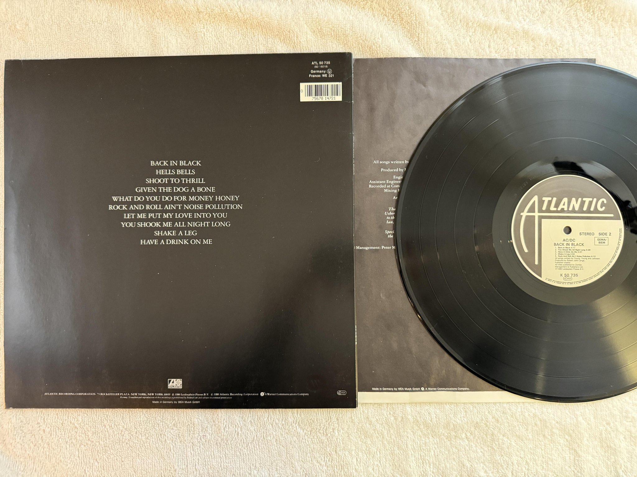 Omslagsbild för skivan AC/DC back in black LP -80 Ger ATLANTIC K 50735