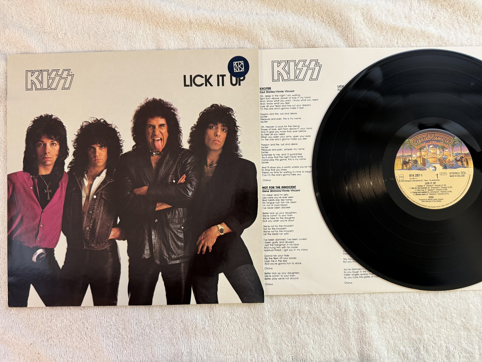 Omslagsbild för skivan KISS lick it up LP -83 Hol CASABLANCA 814 297-1