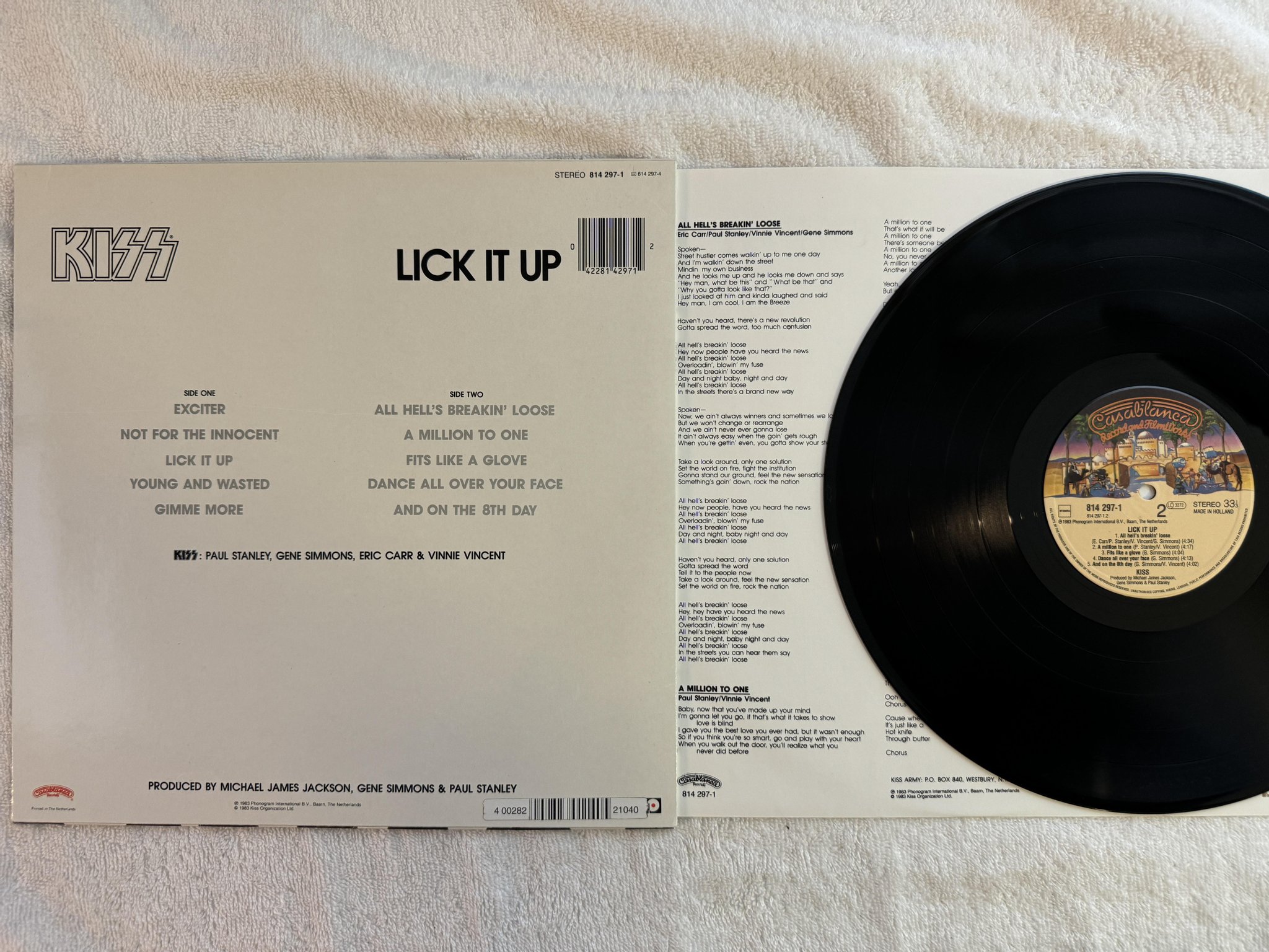 Omslagsbild för skivan KISS lick it up LP -83 Hol CASABLANCA 814 297-1