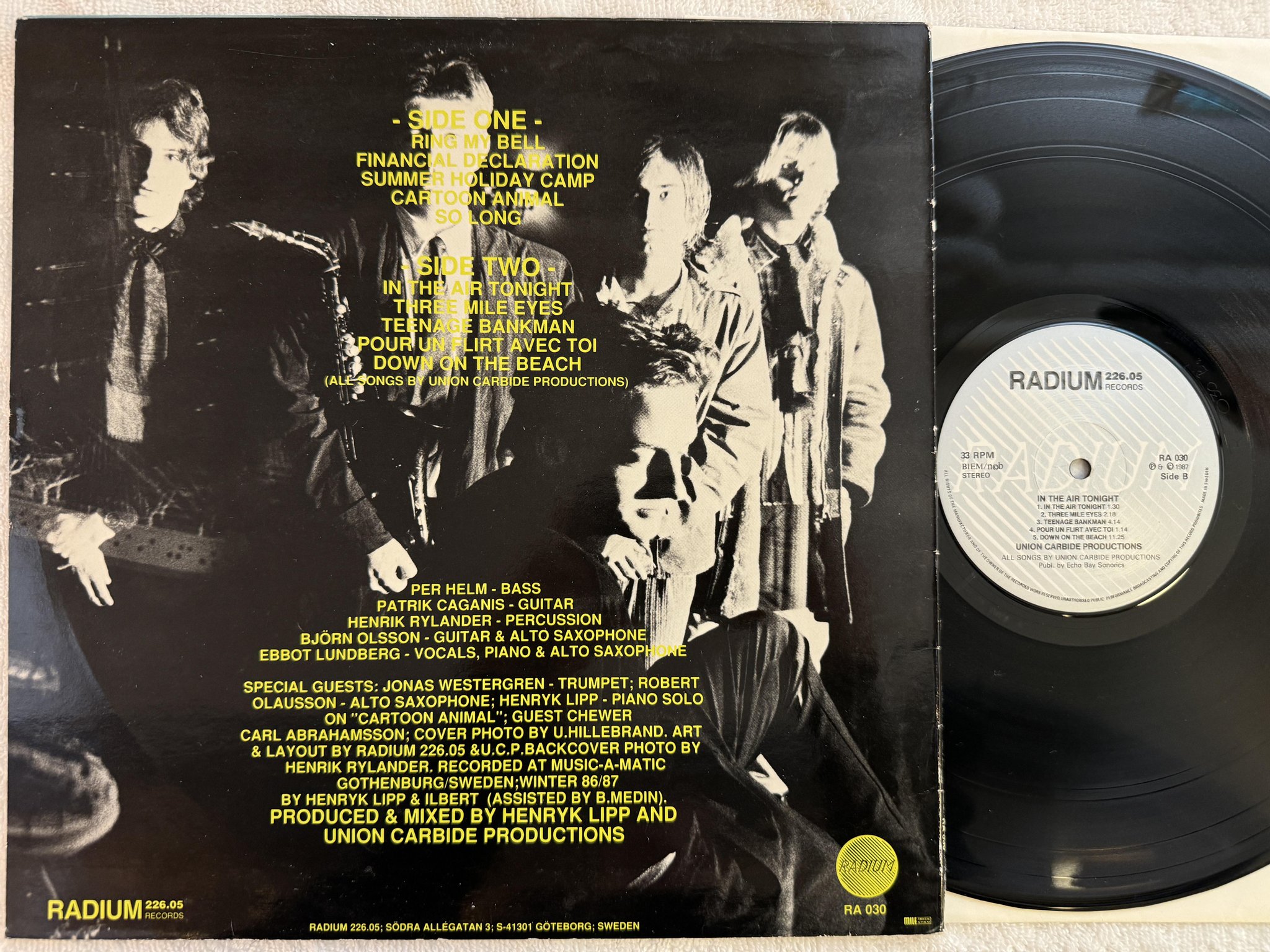 Omslagsbild för skivan UNION CARBIDE PRODUCTIONS in the air tonight LP -87 RADIUM 226.05 RA 030