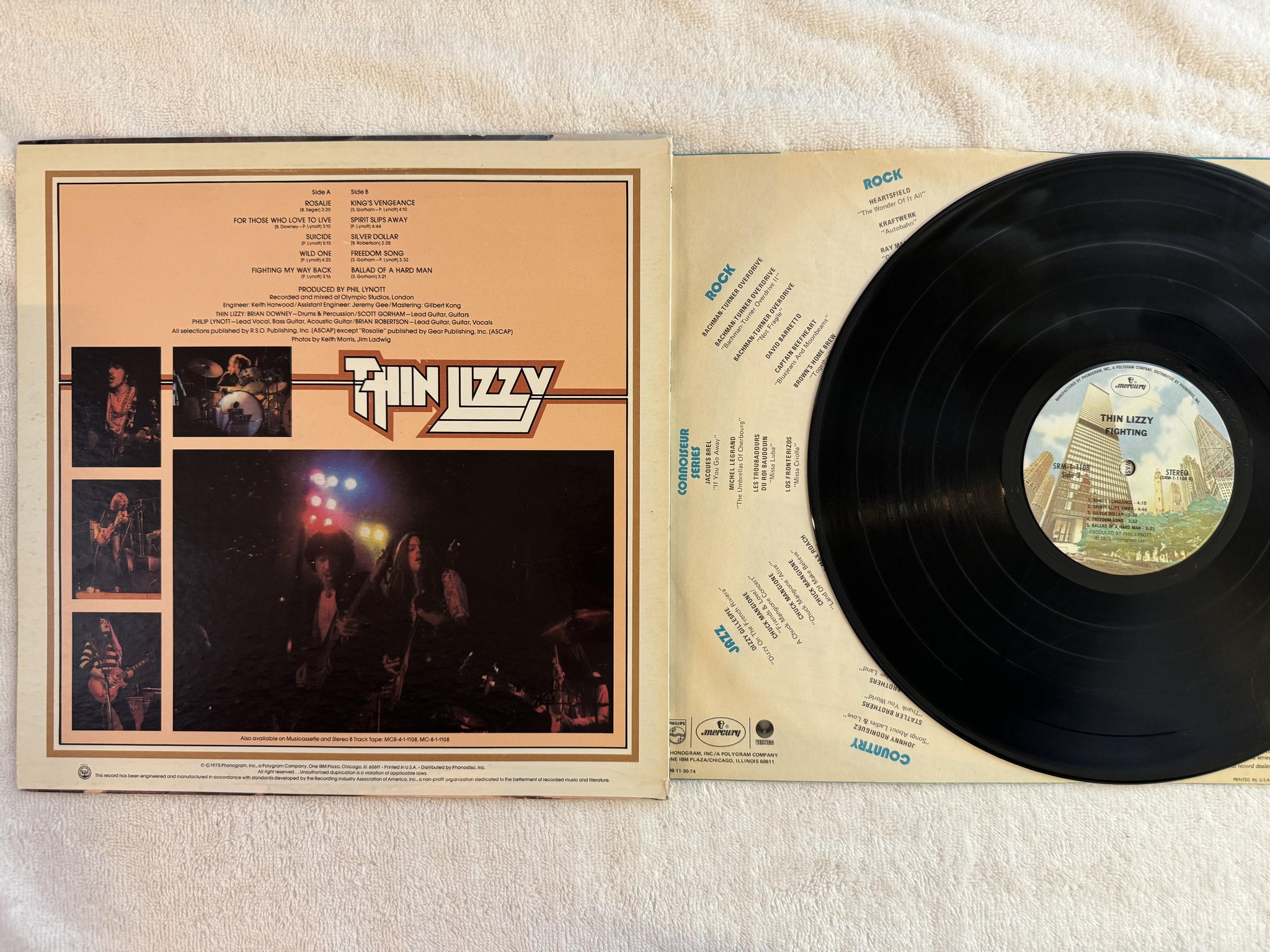 Omslagsbild för skivan THIN LIZZY fighting LP -75 US MERCURY SRM-1-1108