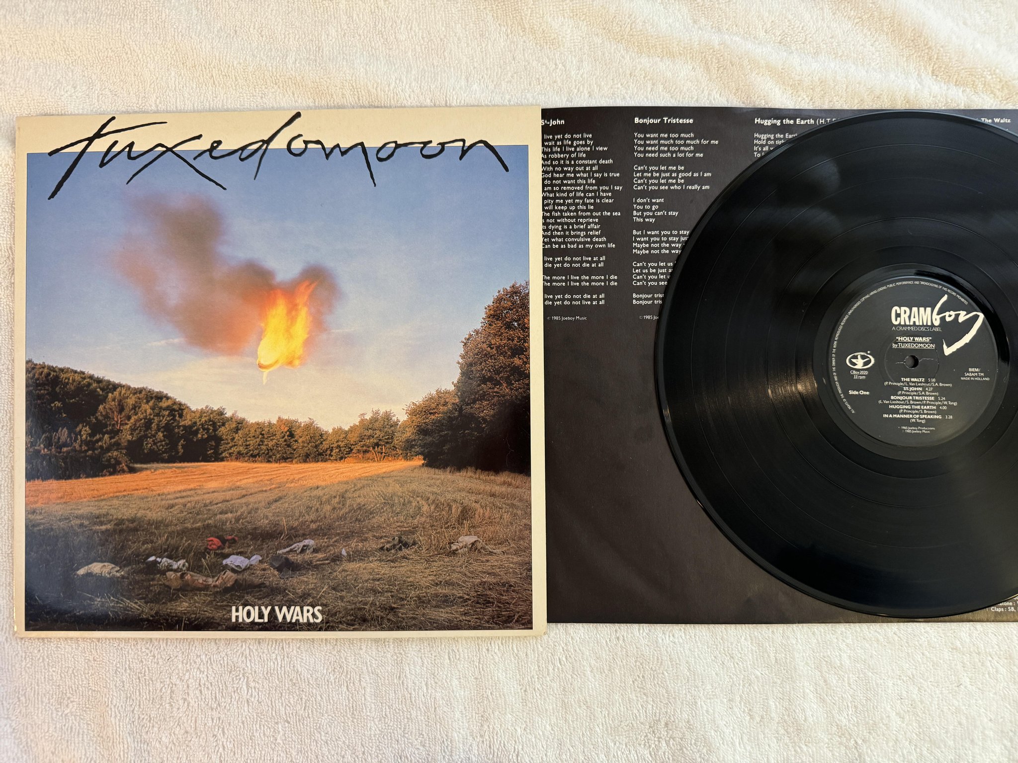 Omslagsbild för skivan TUXEDOMOON Holy Wars LP -85 CRAMBOY Cboy 2020